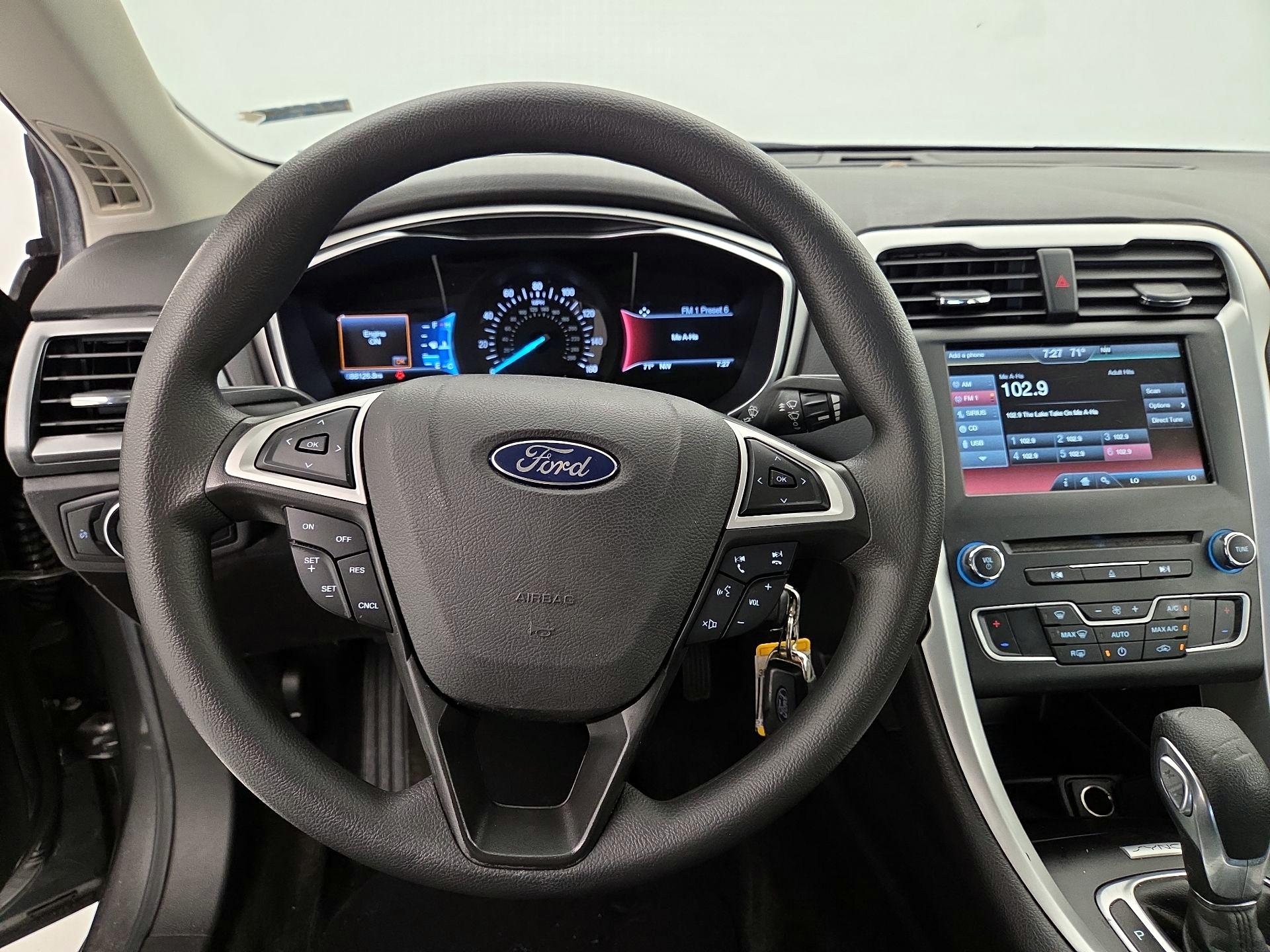 Thumbnail: 2016 Ford Fusion - 10