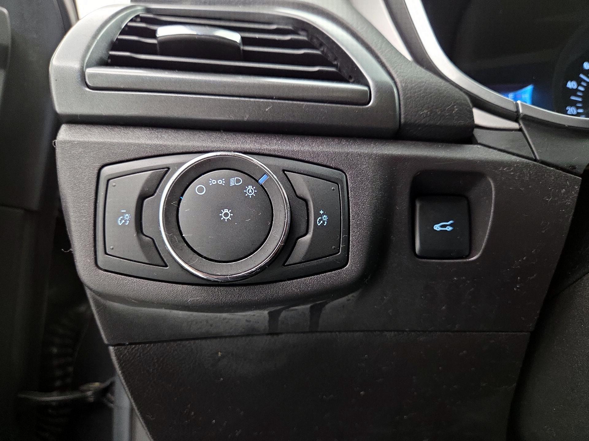 Thumbnail: 2016 Ford Fusion - 13