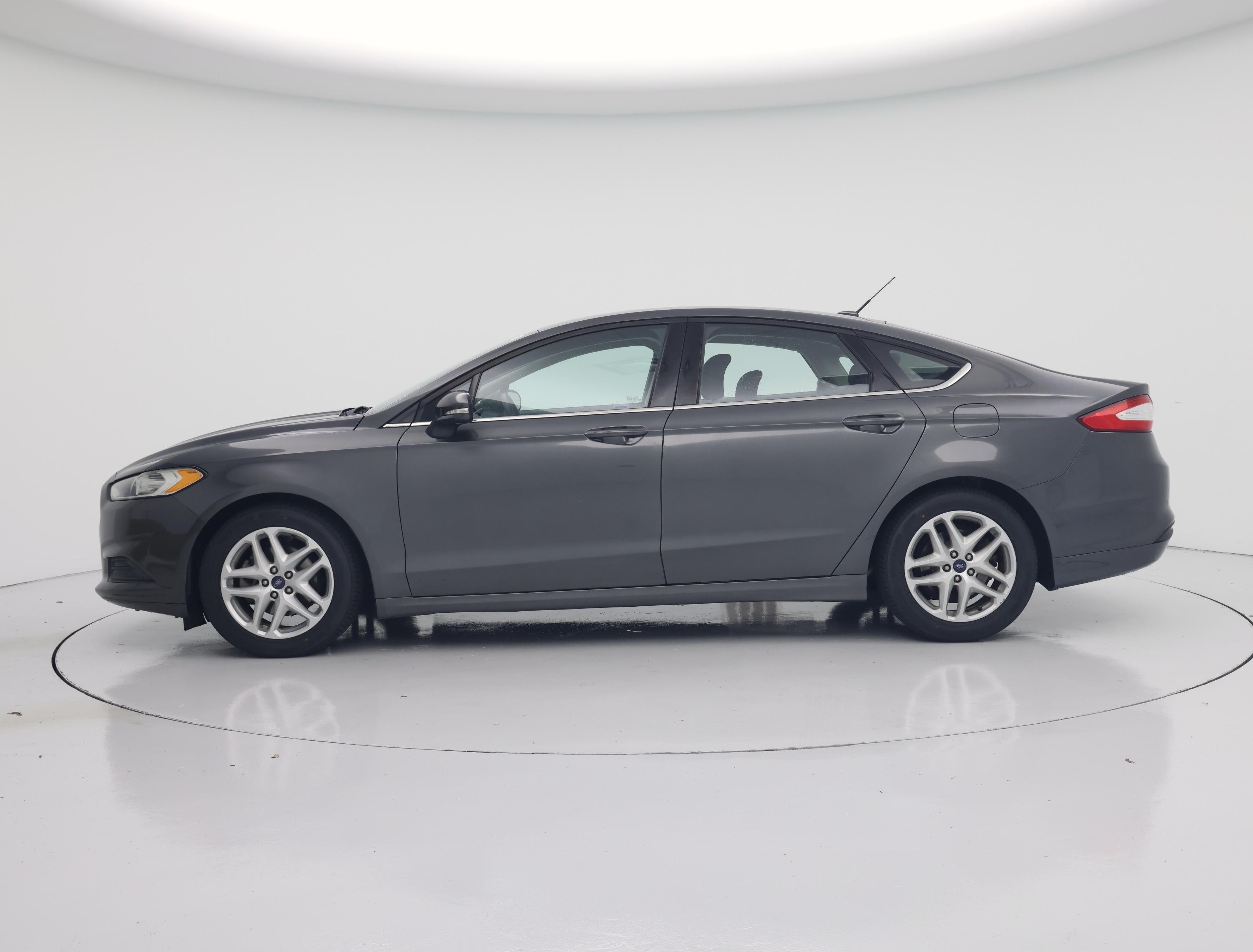Thumbnail: 2016 Ford Fusion - 3