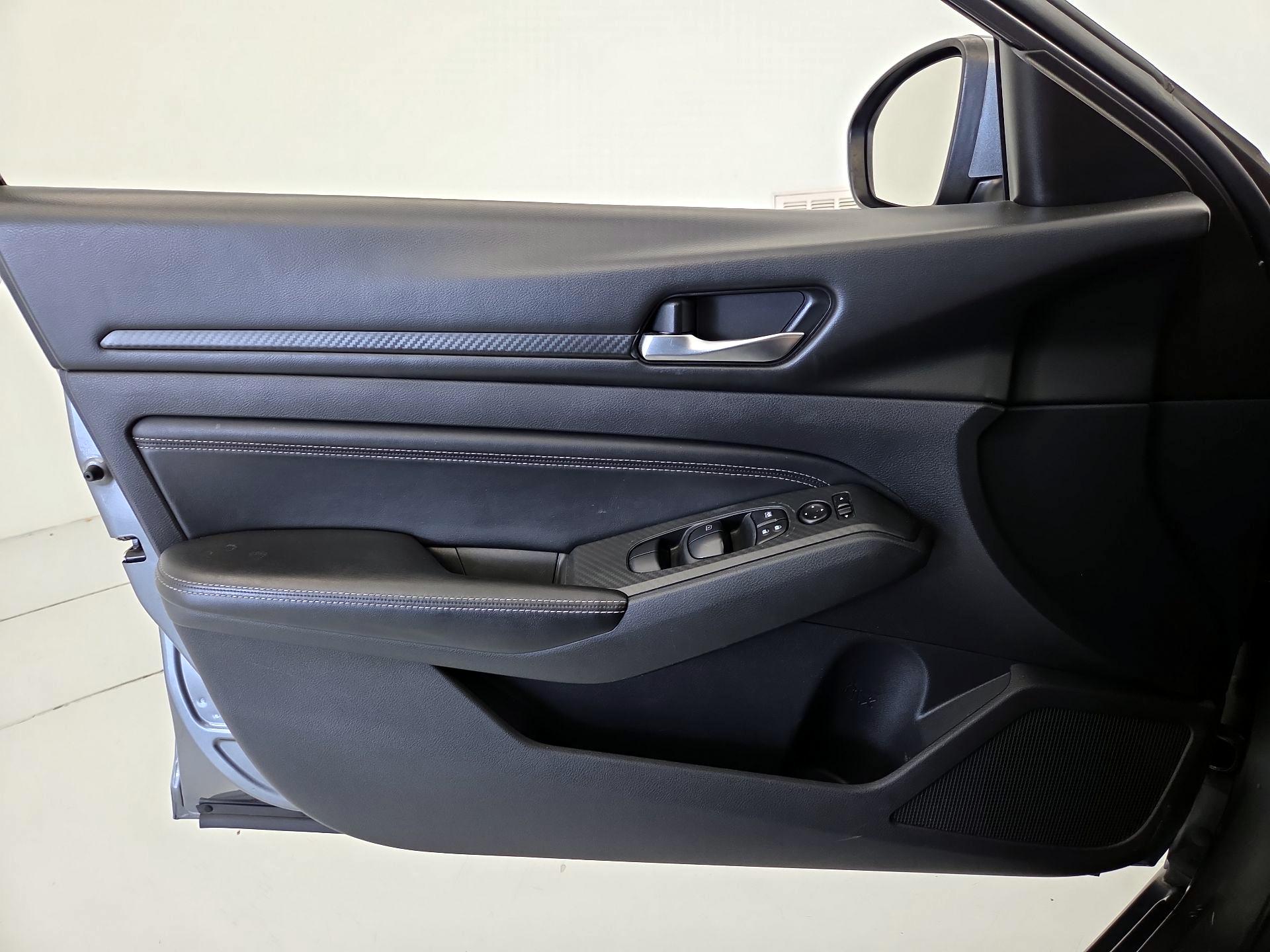 Thumbnail: 2019 Nissan Altima - 12
