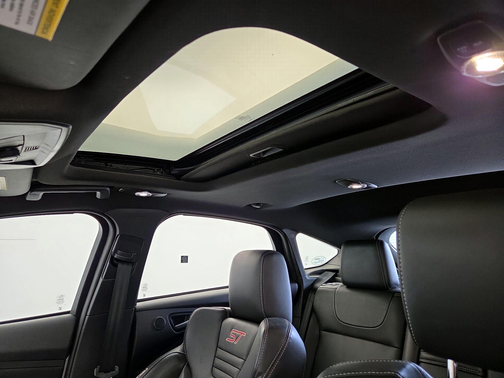 Thumbnail: 2014 Ford Focus - 18