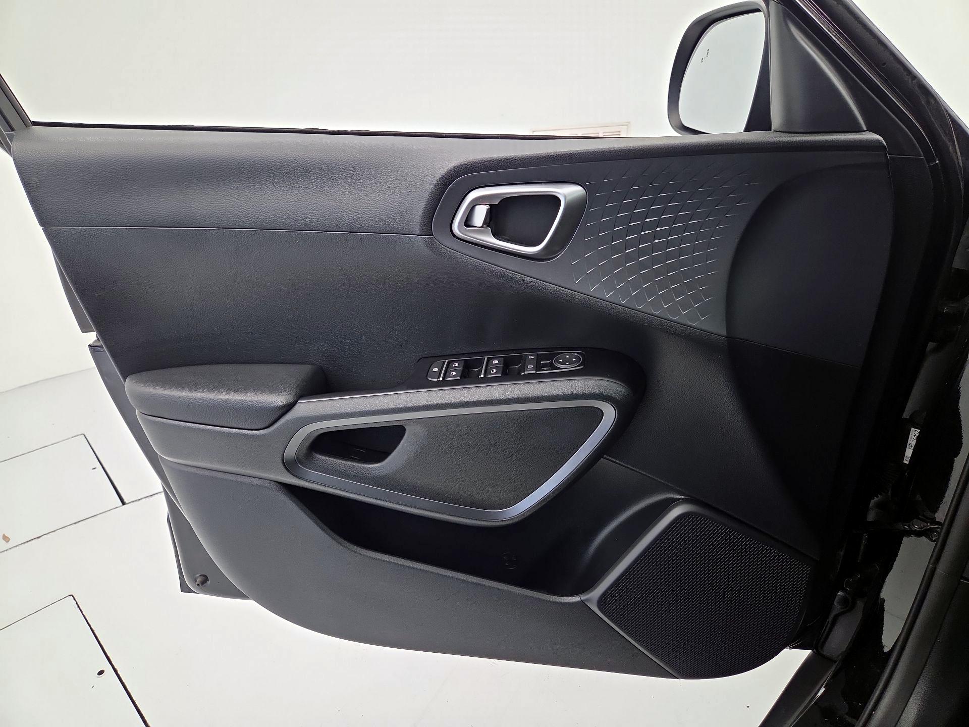 Thumbnail: 2021 Kia Soul - 12
