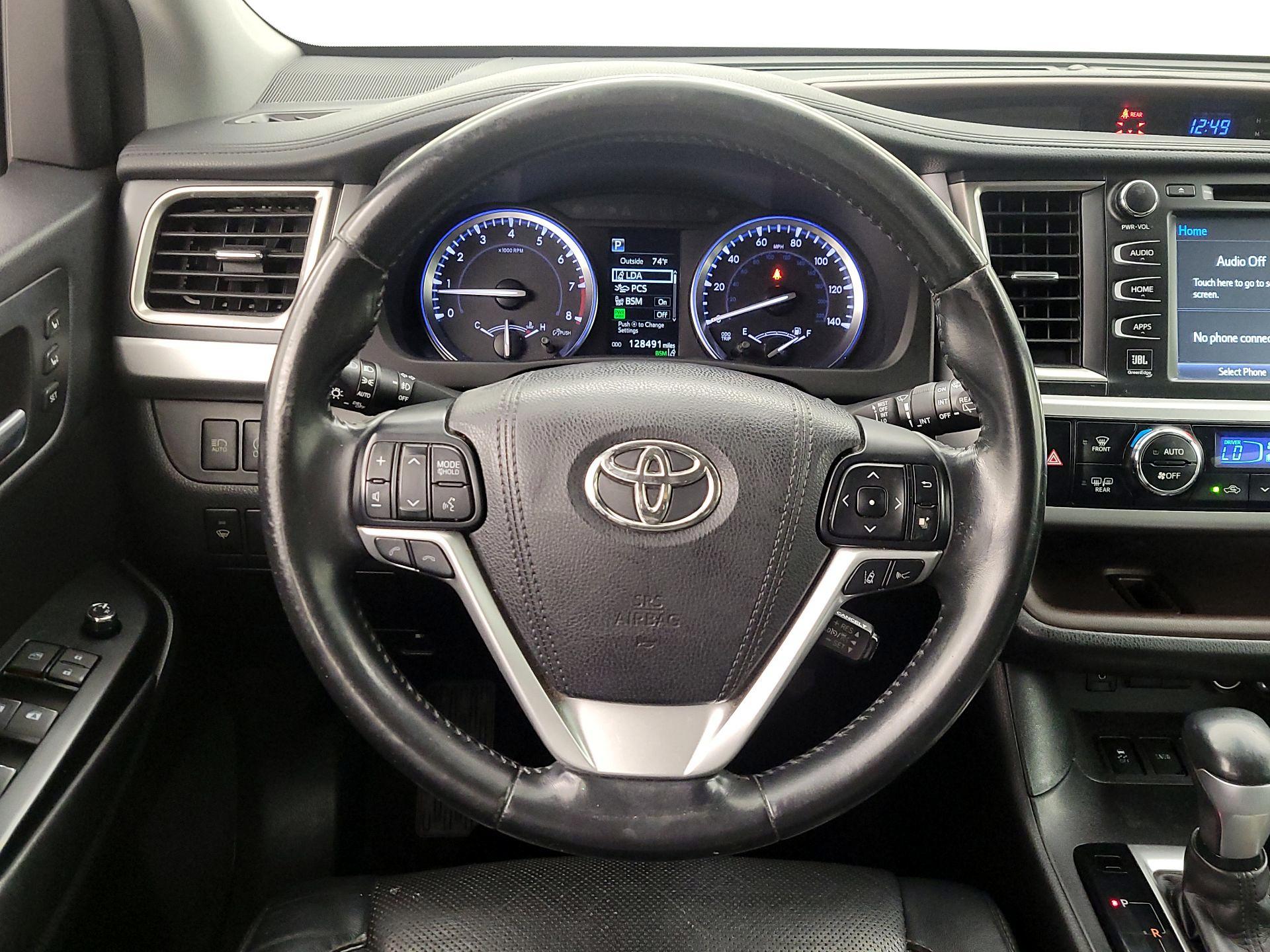 Thumbnail: 2017 Toyota Highlander - 10