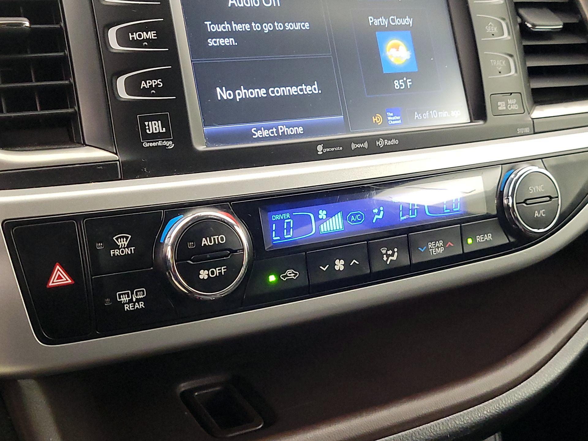 Thumbnail: 2017 Toyota Highlander - 16