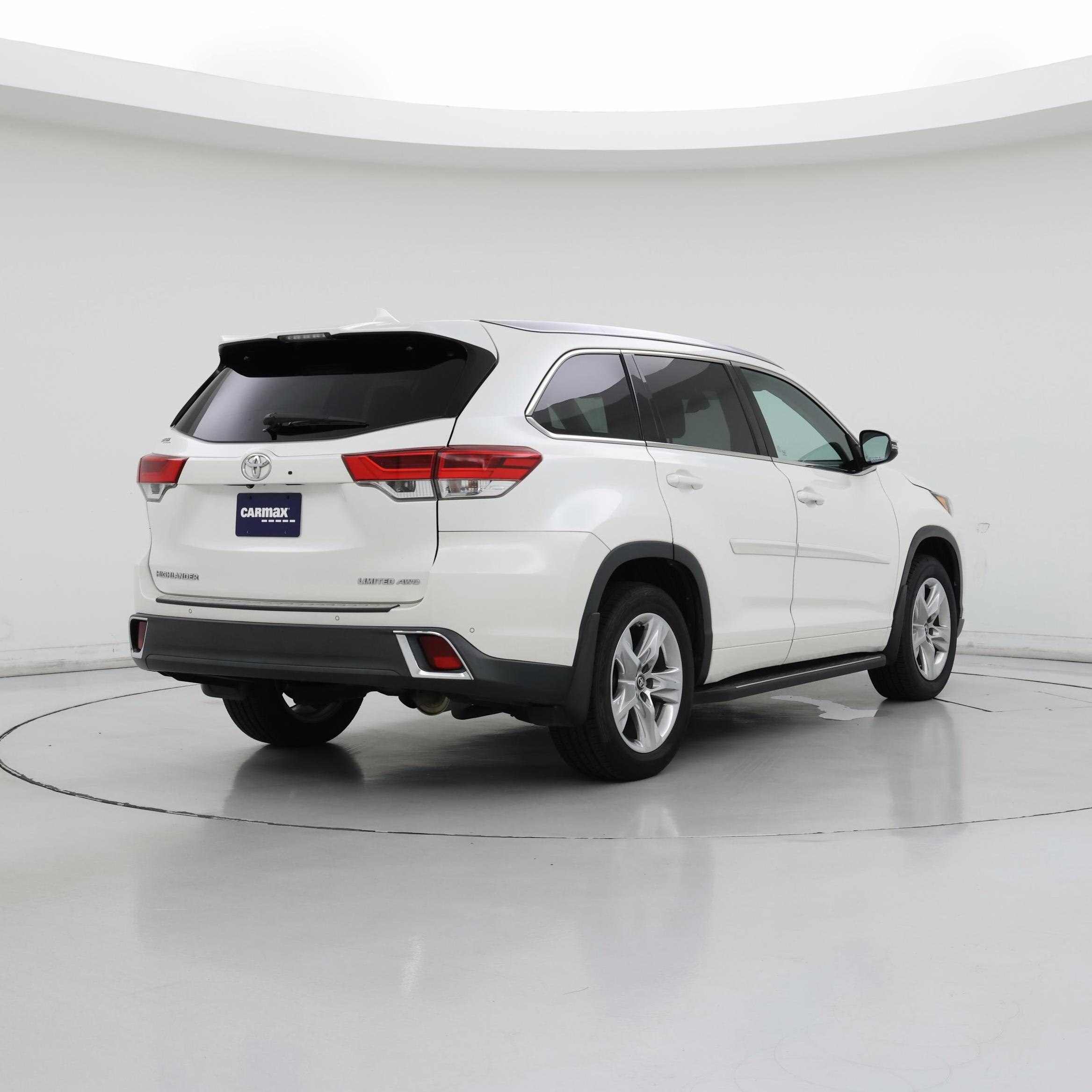 Thumbnail: 2017 Toyota Highlander - 8