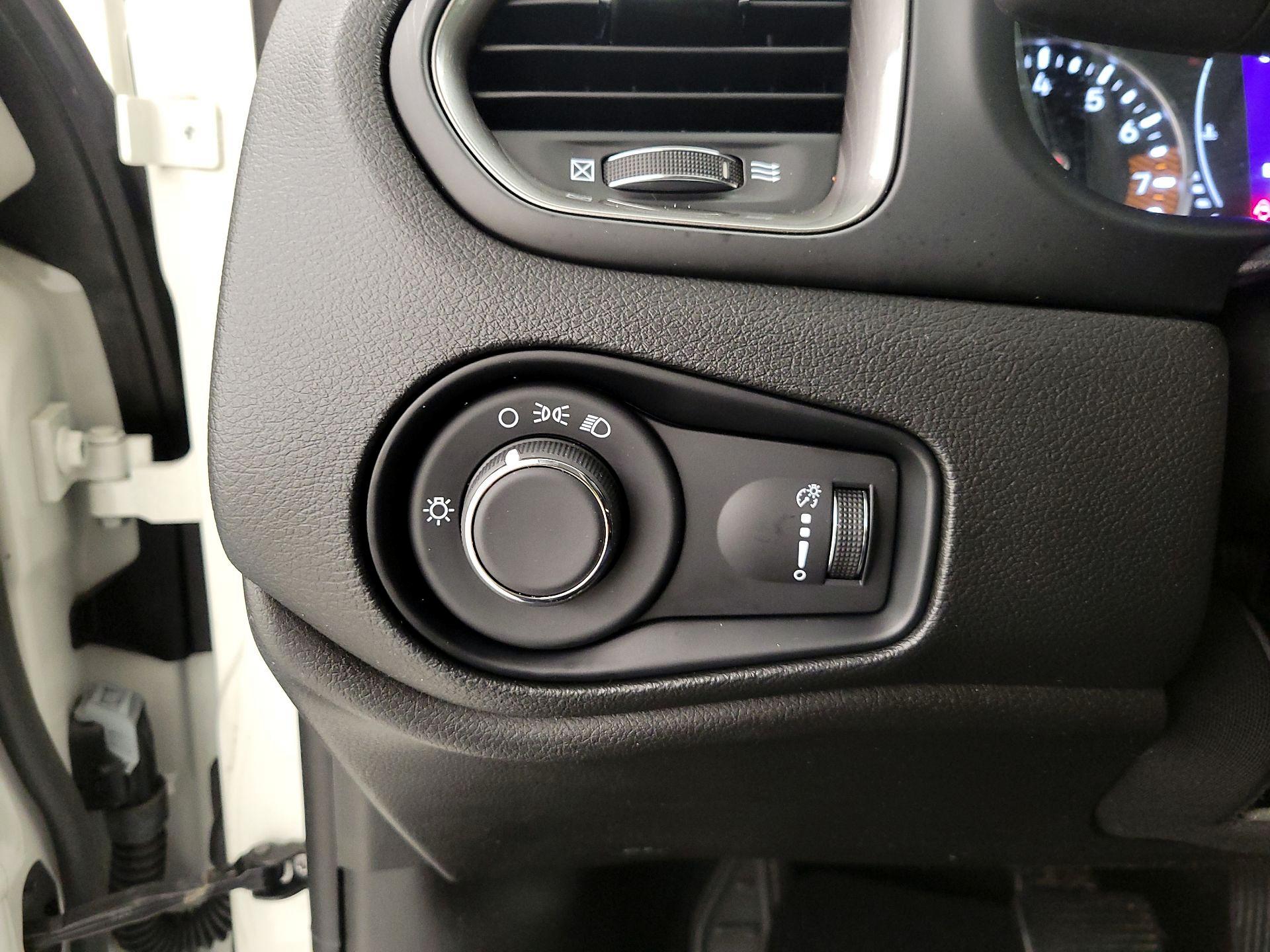 Thumbnail: 2022 Jeep Renegade - 13