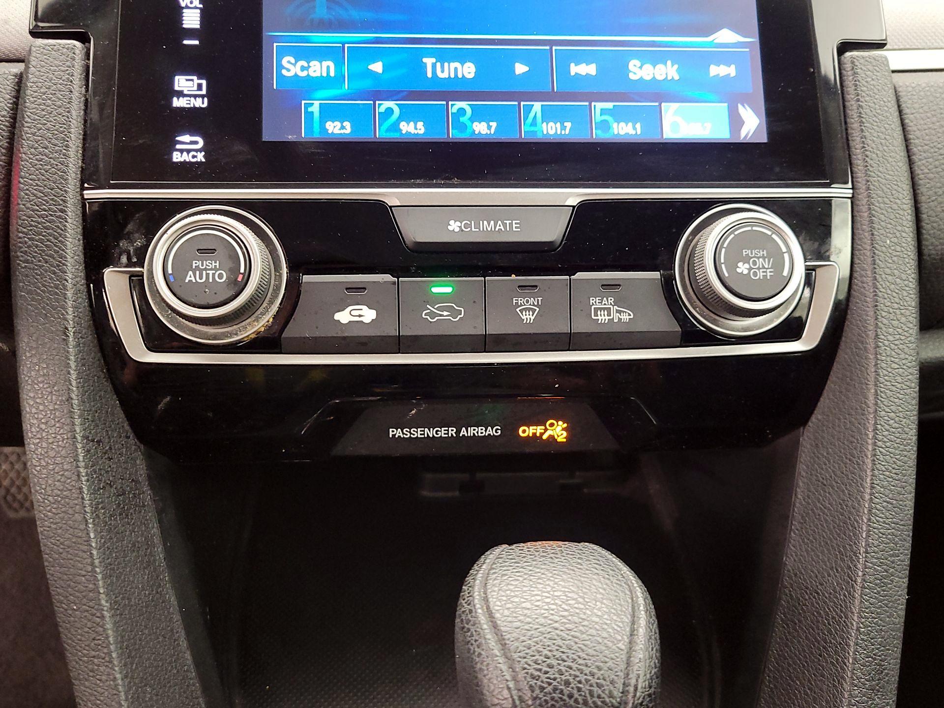 Thumbnail: 2016 Honda Civic - 16