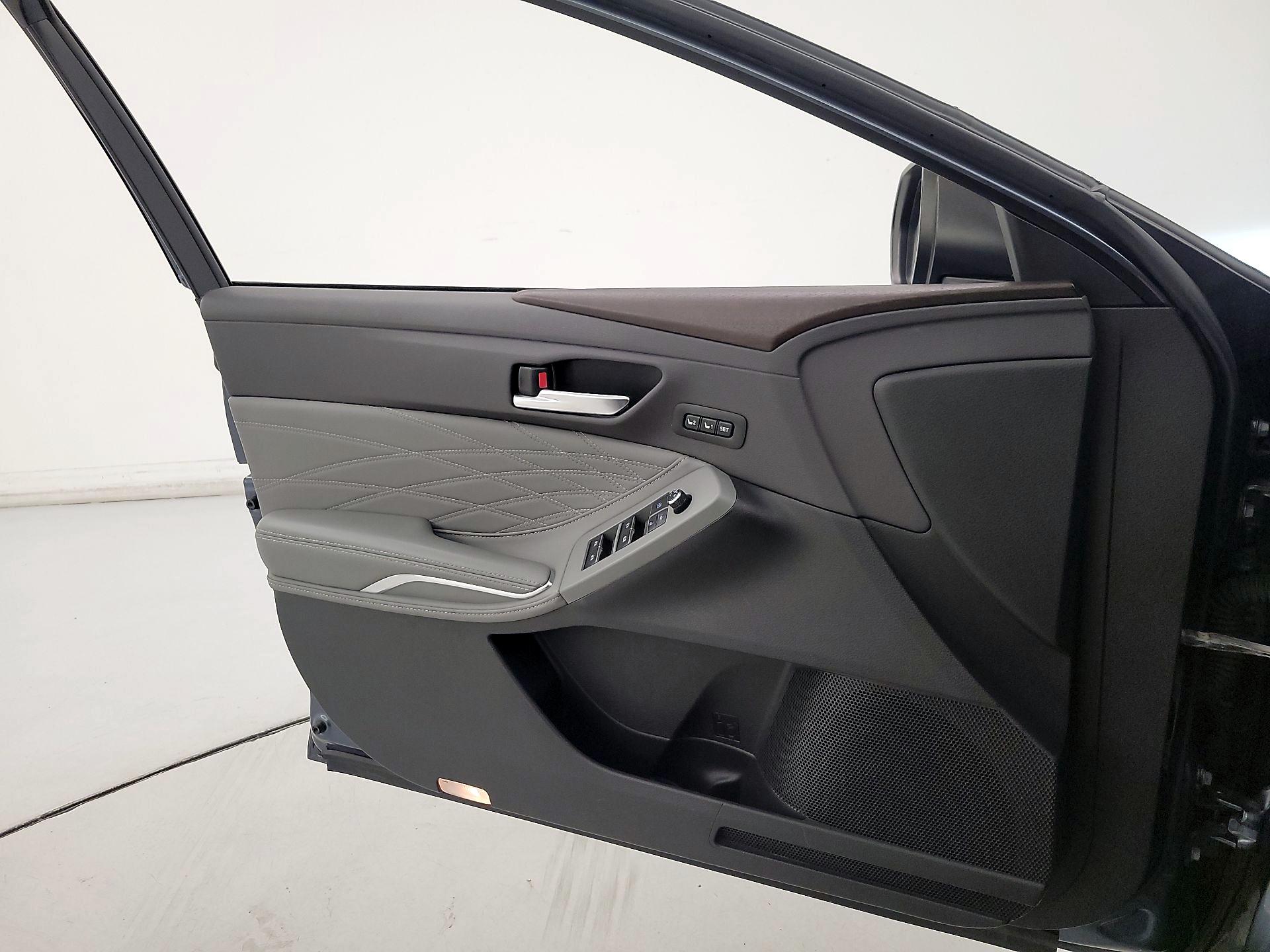 Thumbnail: 2019 Toyota Avalon - 12
