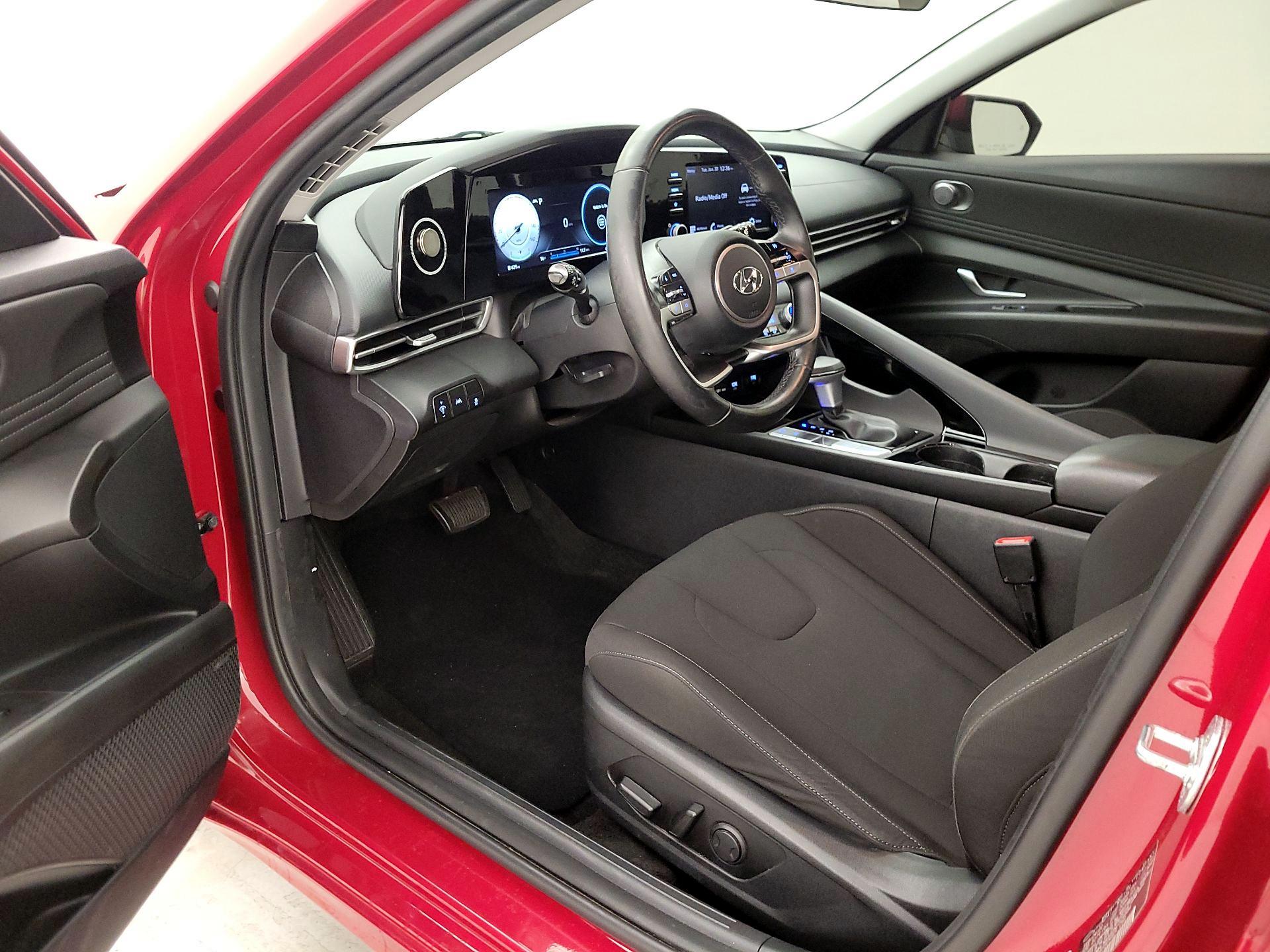 Thumbnail: 2022 Hyundai Elantra - 11