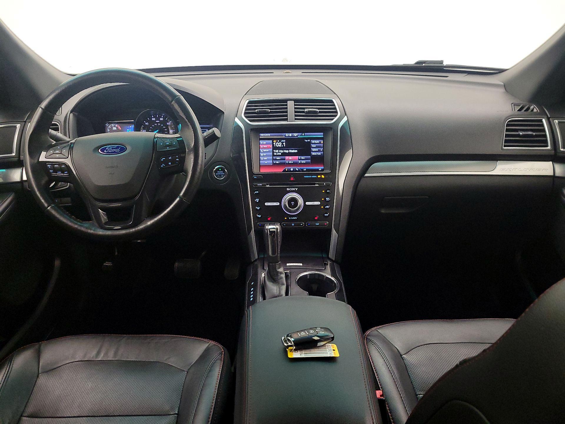 Thumbnail: 2016 Ford Explorer - 9