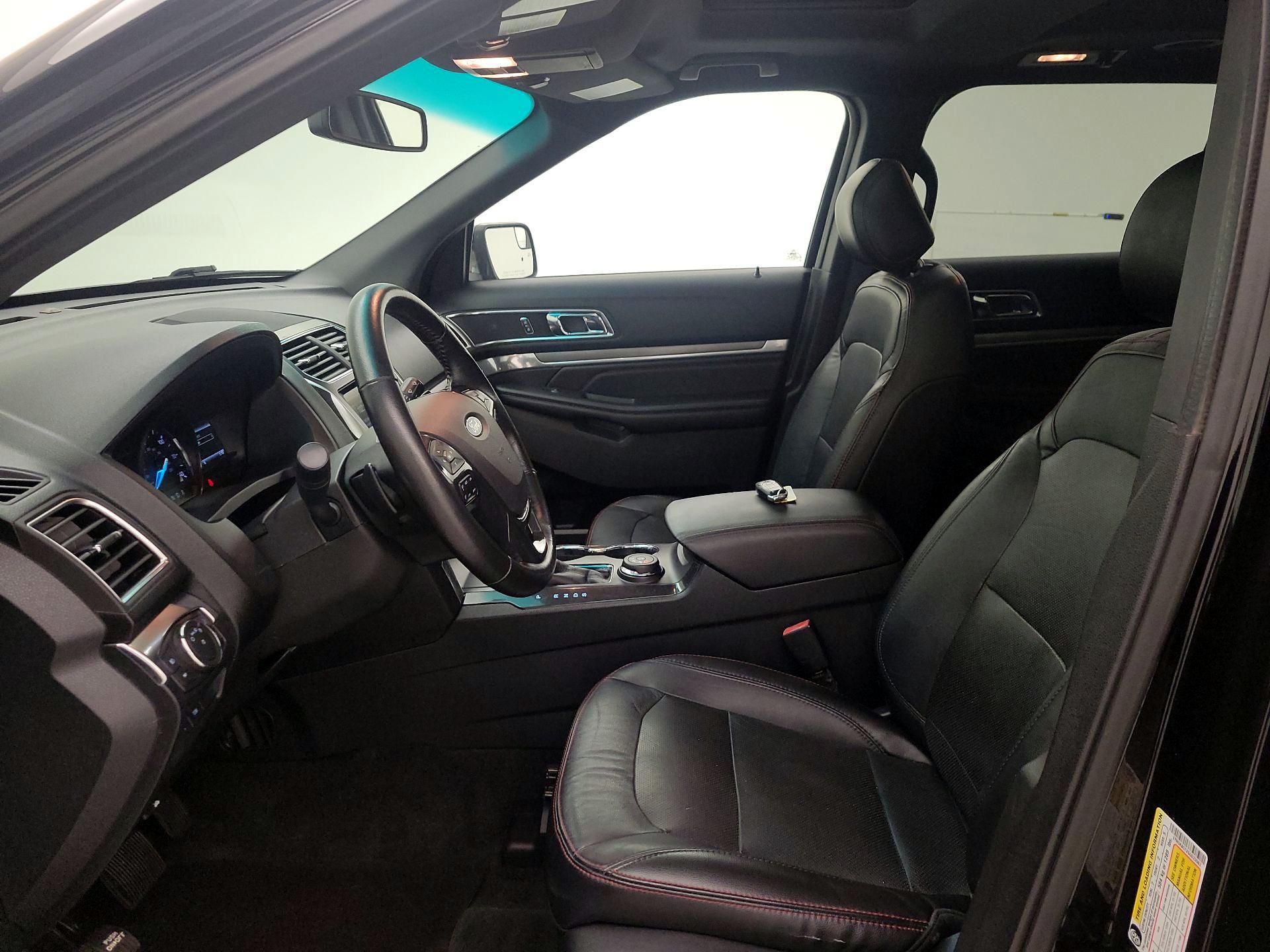 Thumbnail: 2016 Ford Explorer - 11
