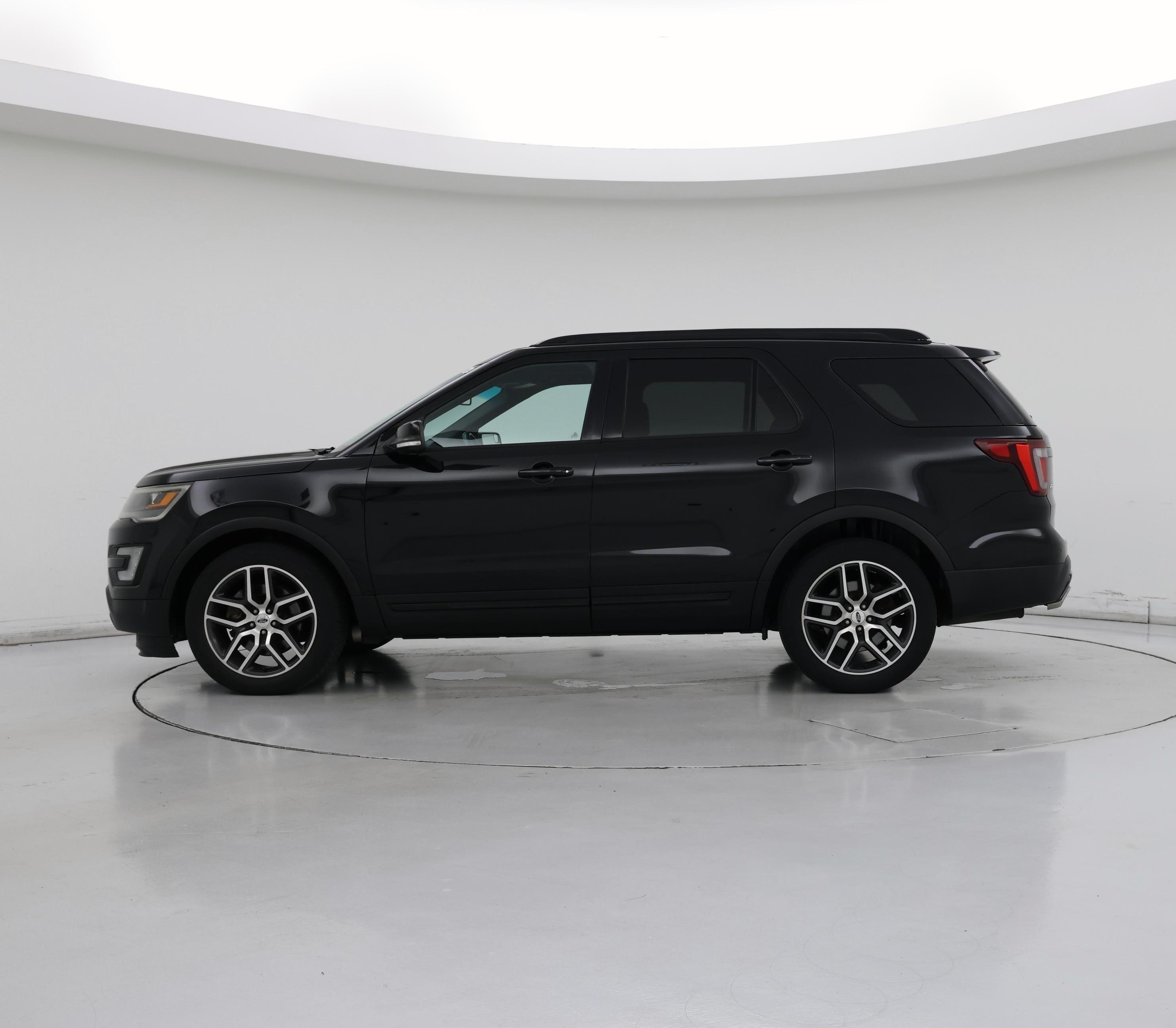Thumbnail: 2016 Ford Explorer - 3