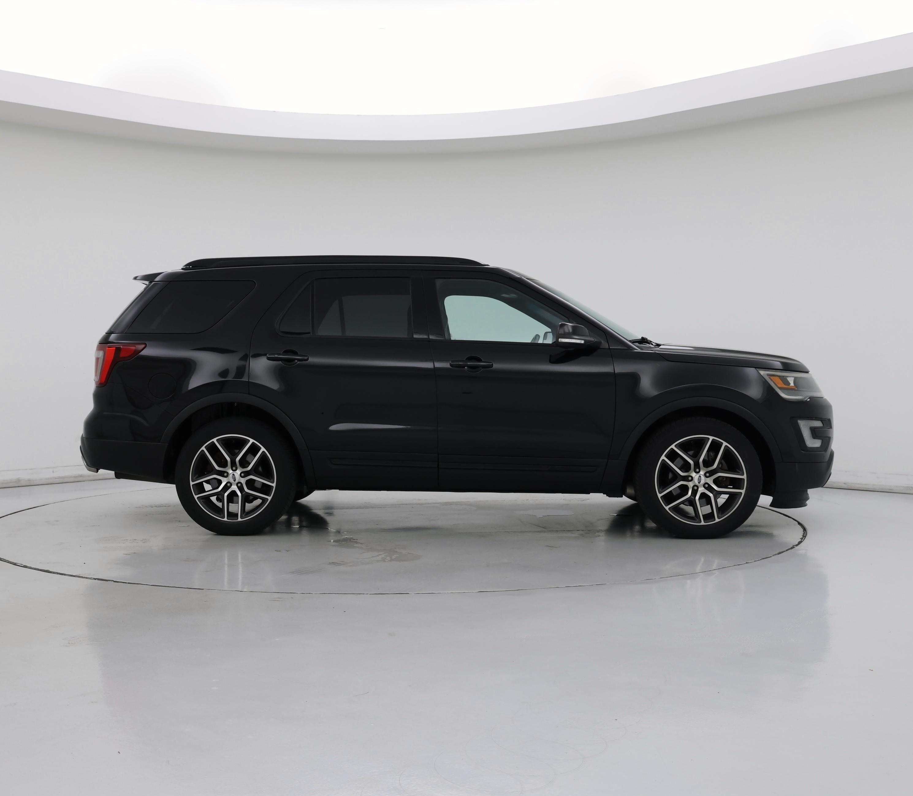 Thumbnail: 2016 Ford Explorer - 7