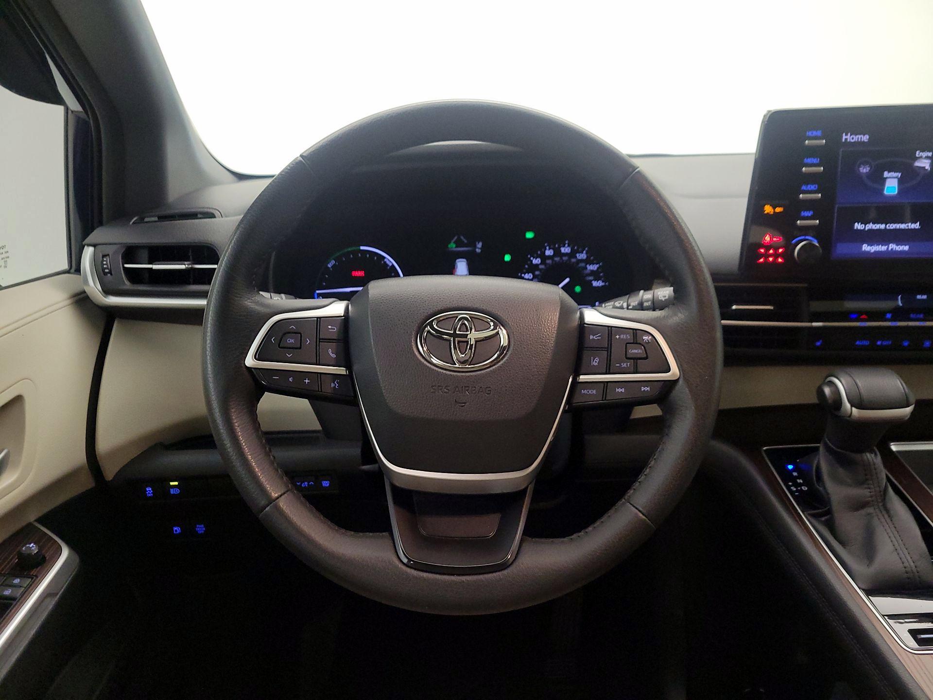 Thumbnail: 2022 Toyota Sienna - 10