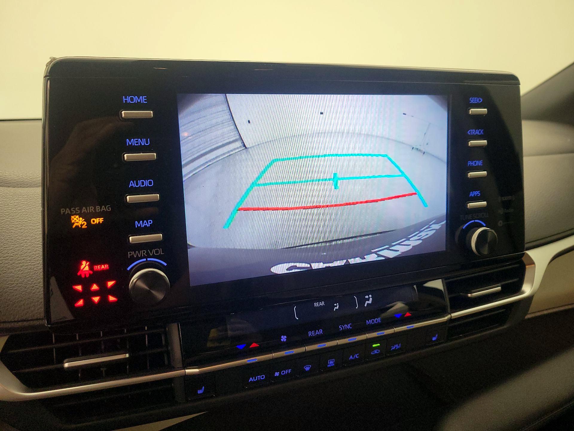 Thumbnail: 2022 Toyota Sienna - 15