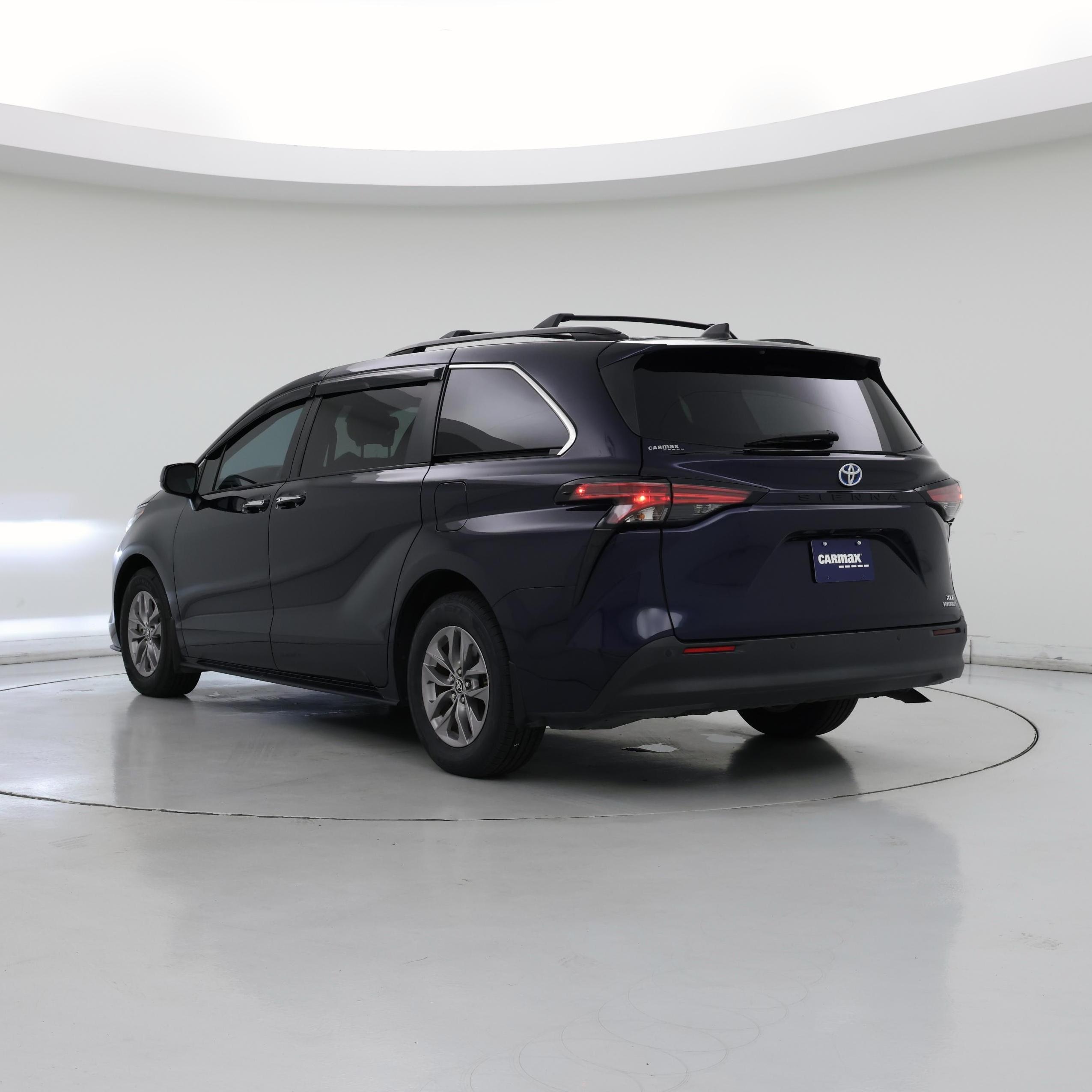 Thumbnail: 2022 Toyota Sienna - 2