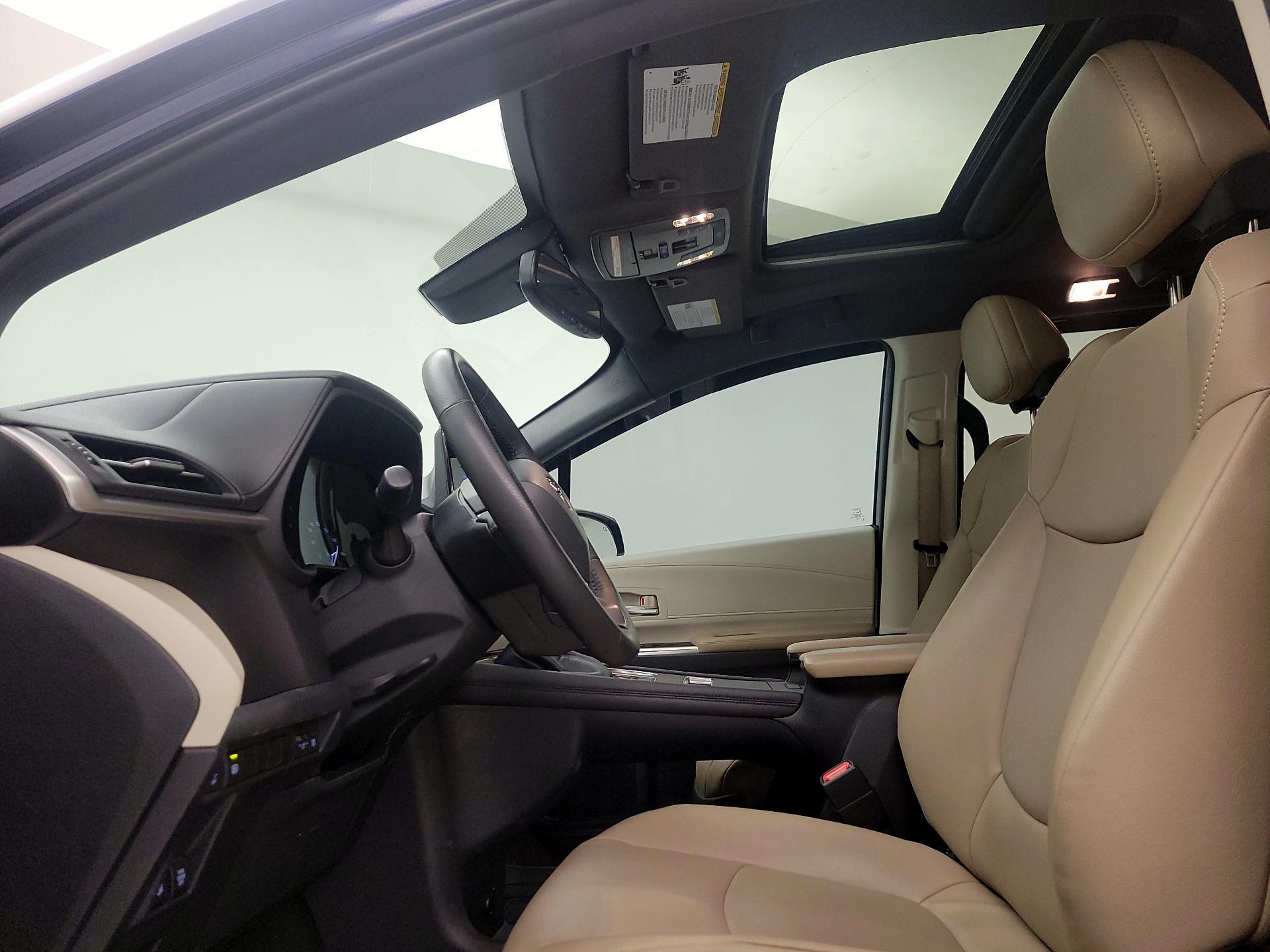 Thumbnail: 2022 Toyota Sienna - 20