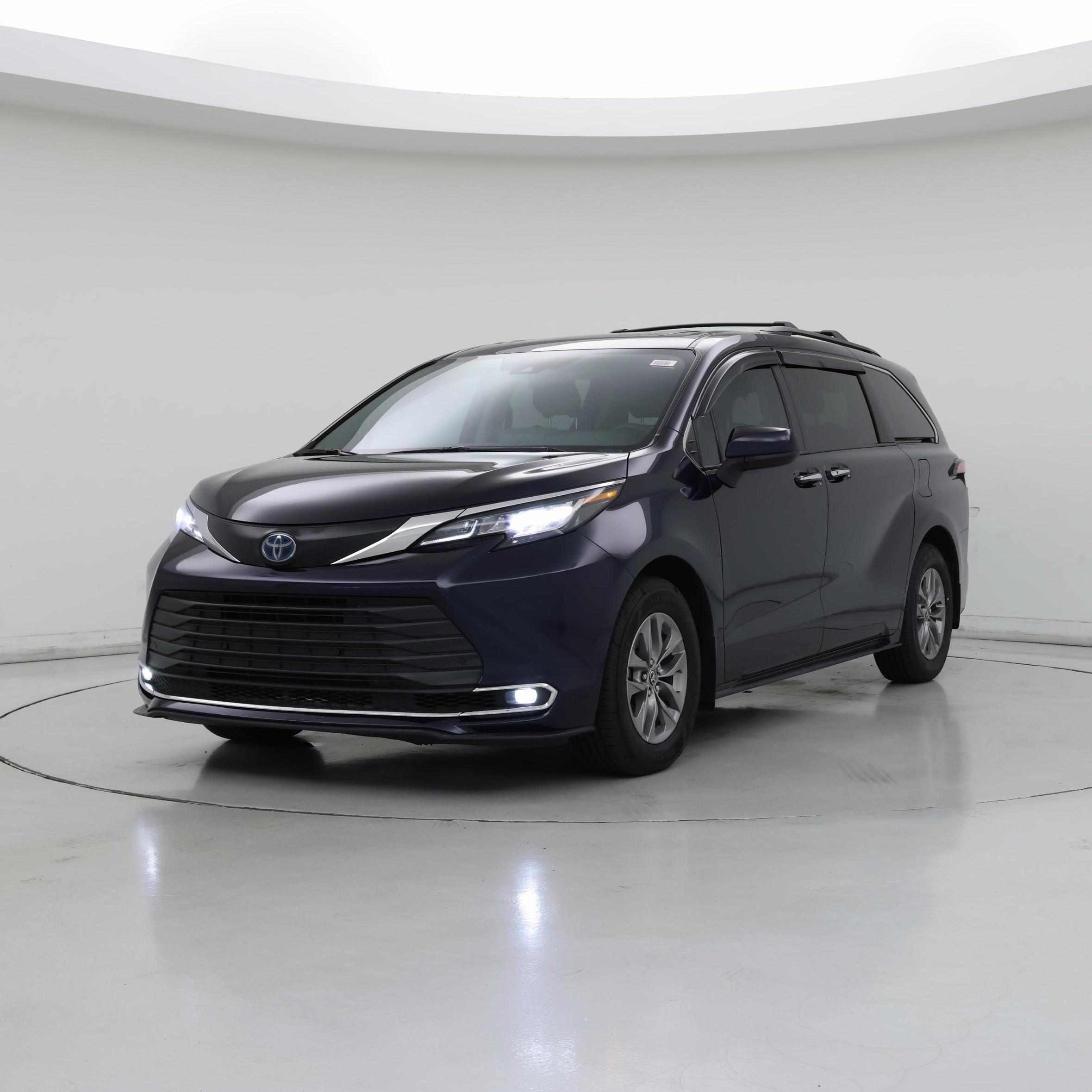 Thumbnail: 2022 Toyota Sienna - 4