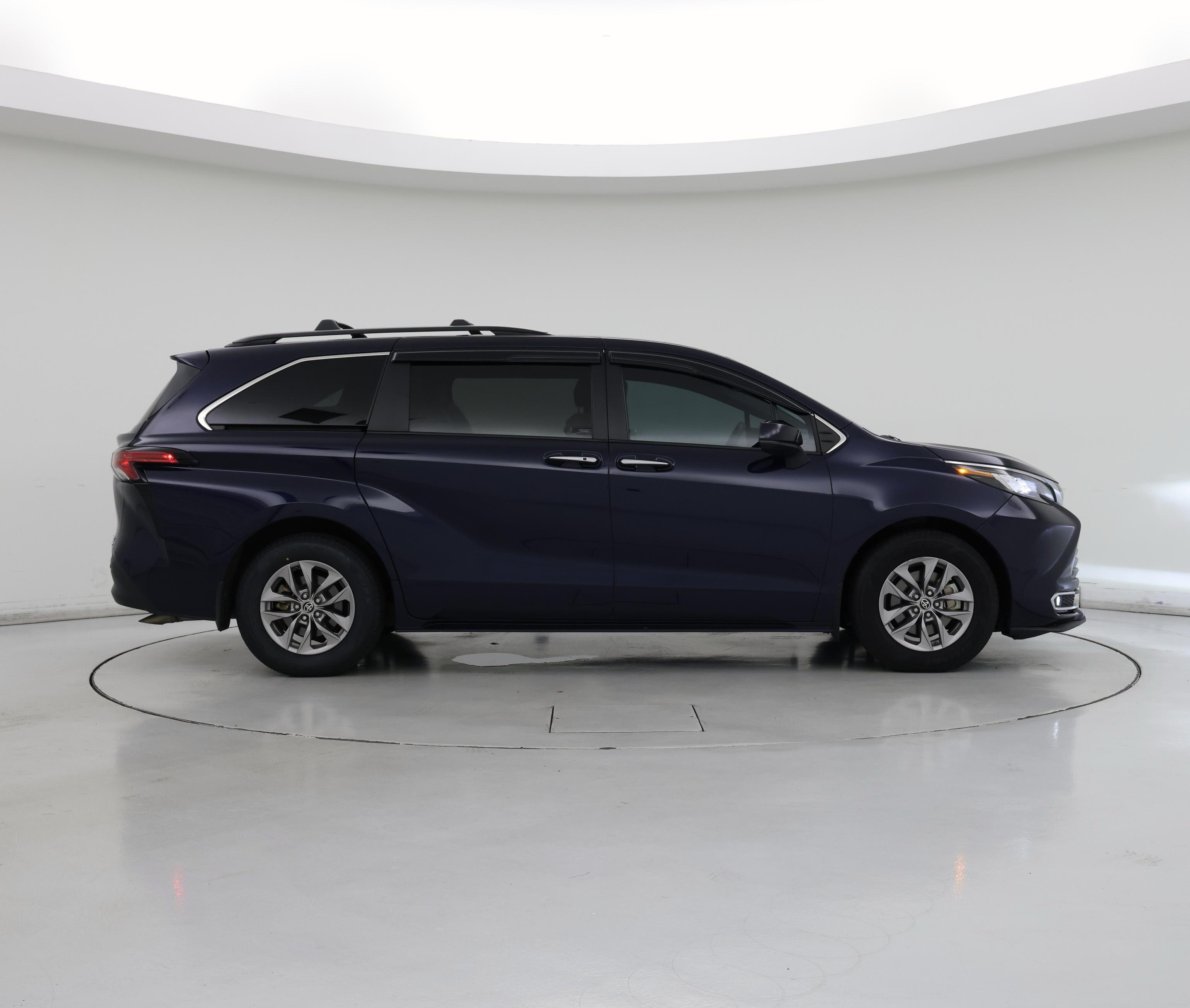 Thumbnail: 2022 Toyota Sienna - 7