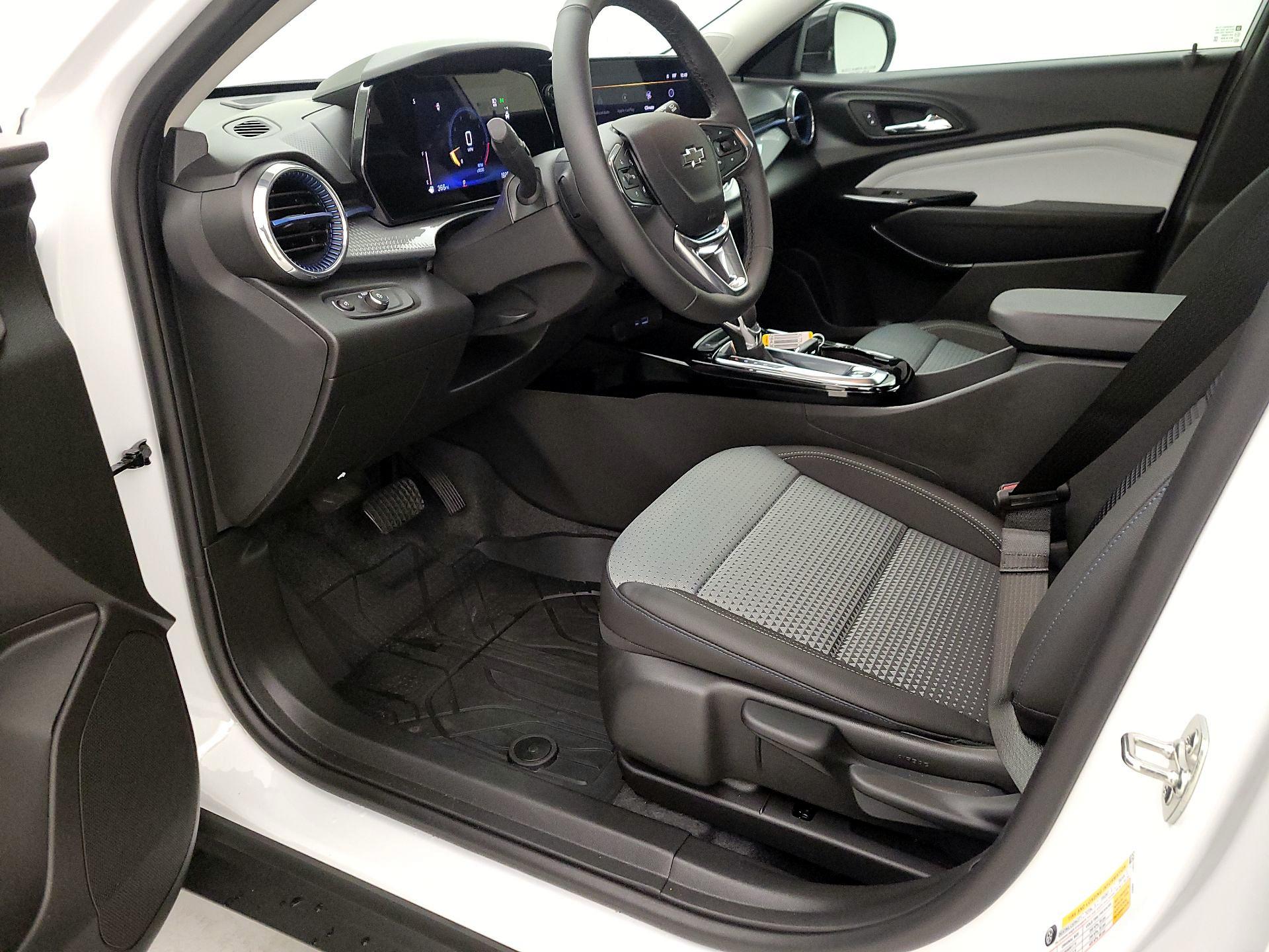 Thumbnail: 2026 Chevrolet Trax - 11