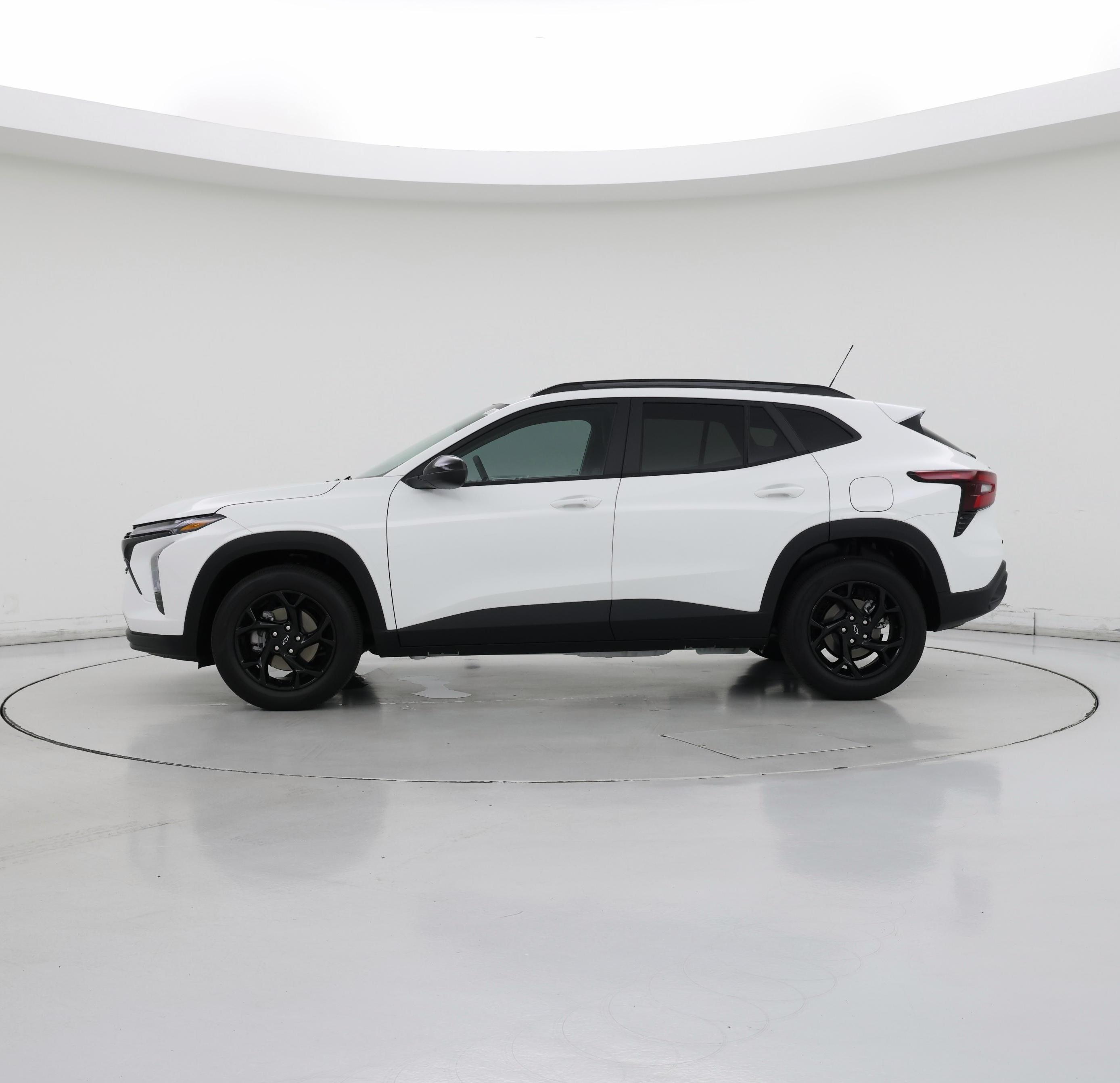 Thumbnail: 2026 Chevrolet Trax - 3