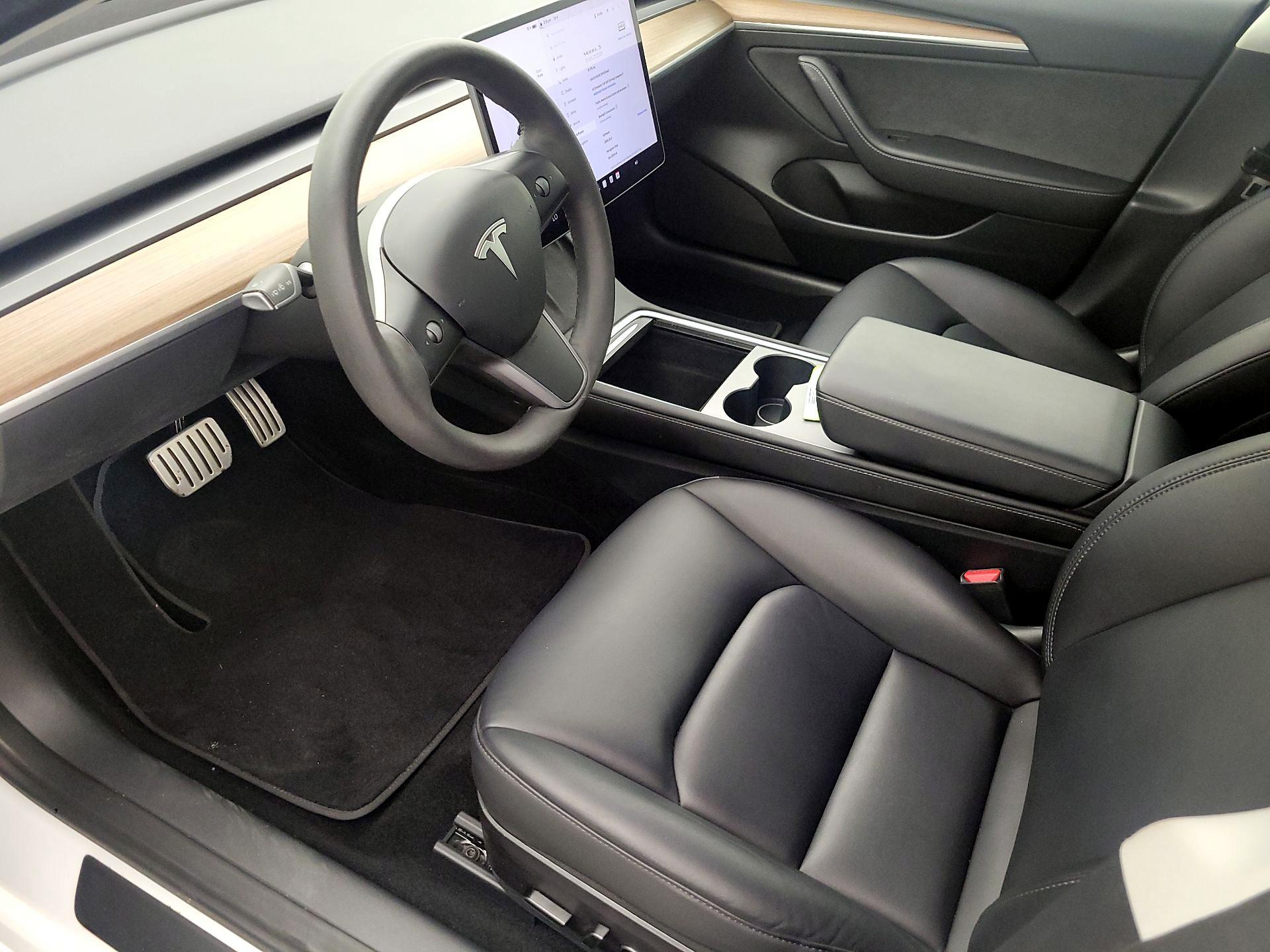 Thumbnail: 2023 Tesla Model 3 - 11