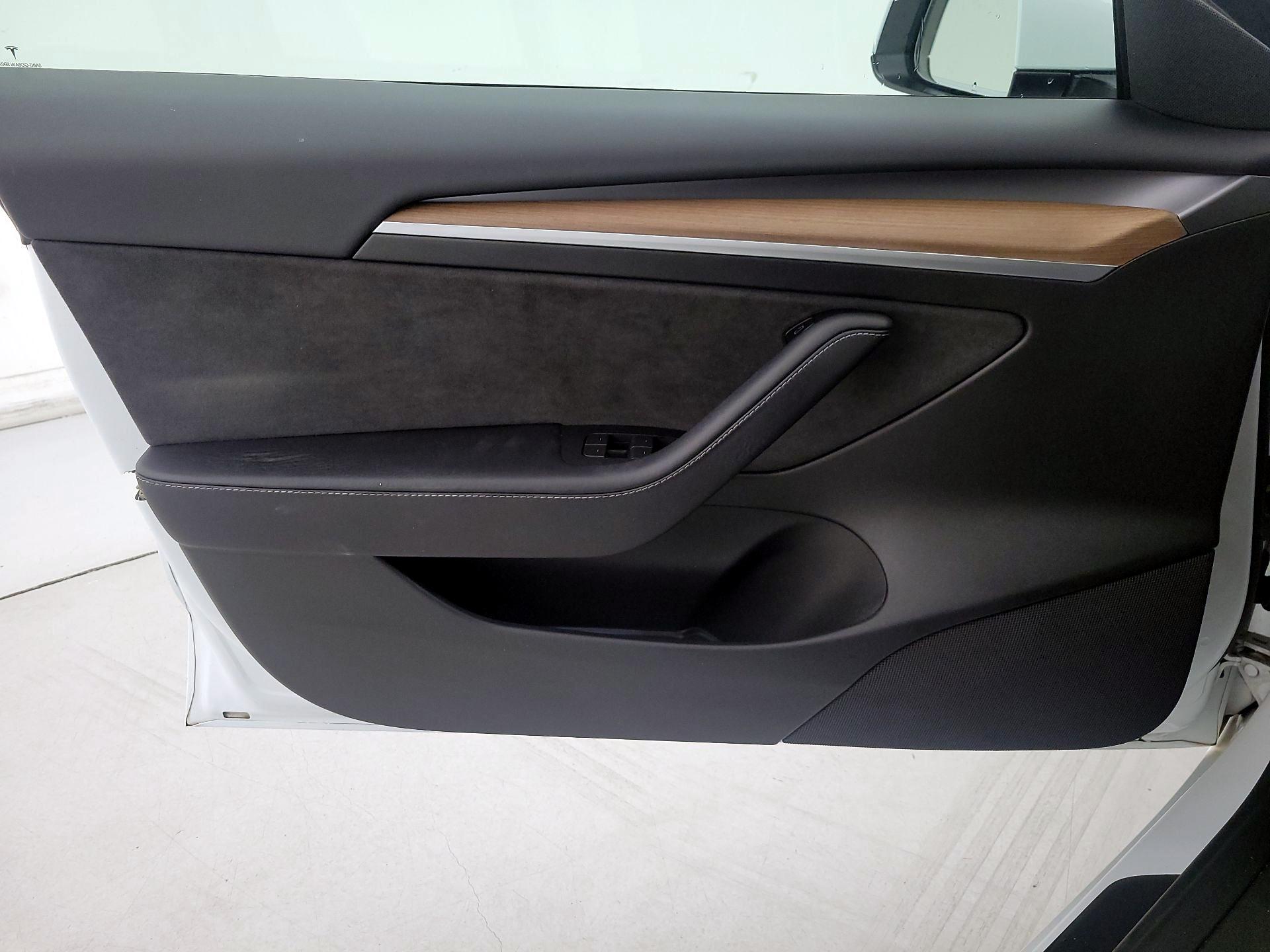 Thumbnail: 2023 Tesla Model 3 - 12