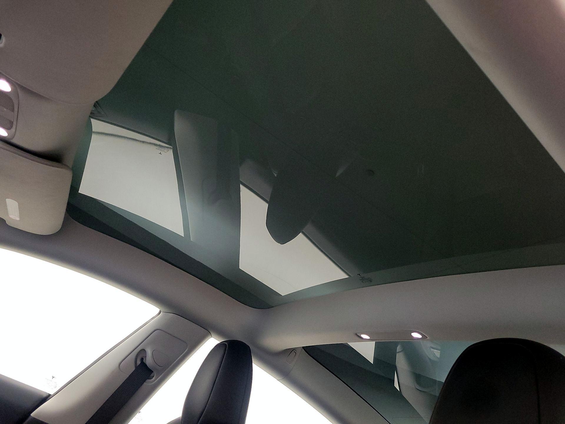 Thumbnail: 2023 Tesla Model 3 - 19