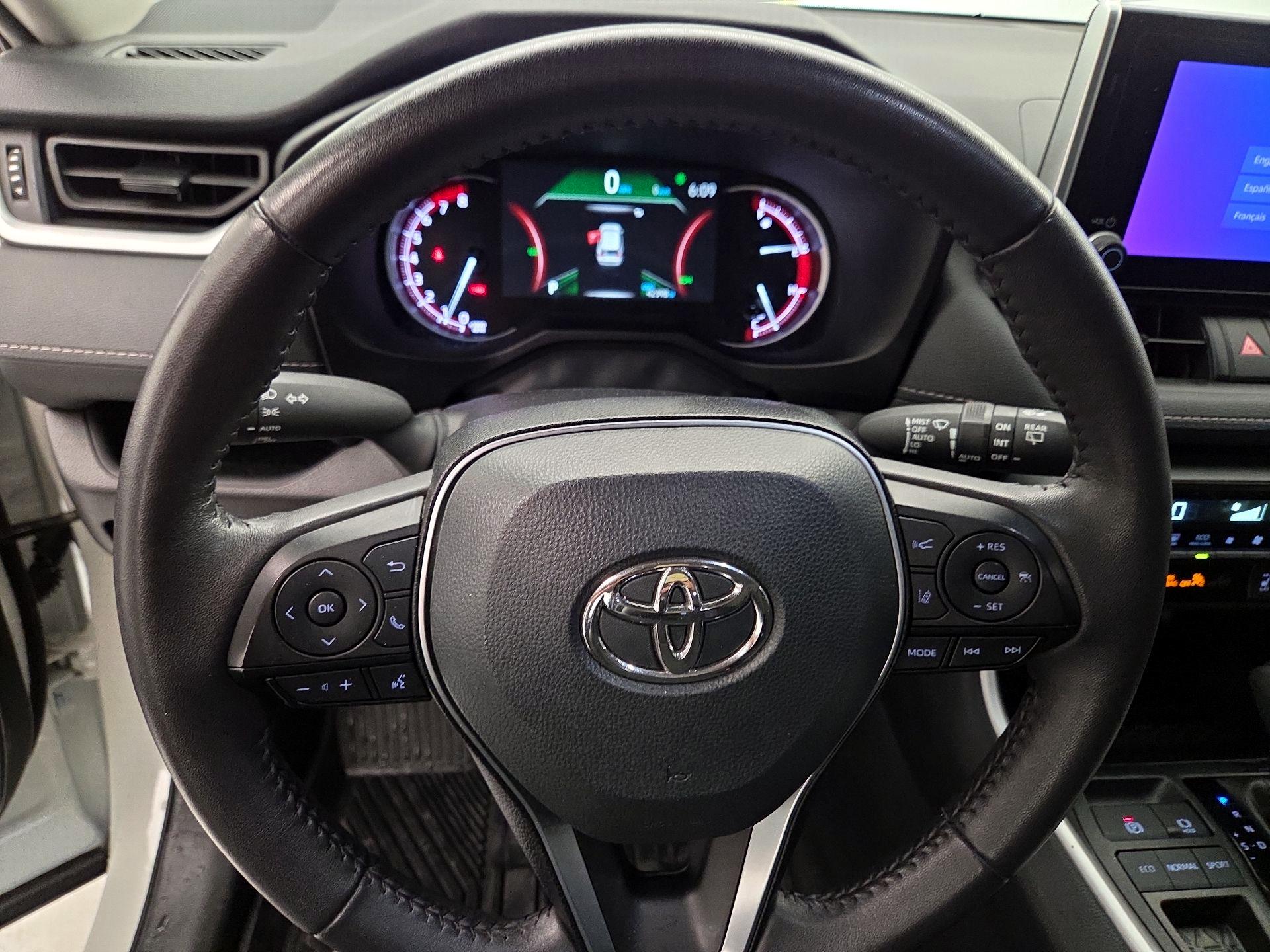 Thumbnail: 2025 Toyota RAV4 - 10