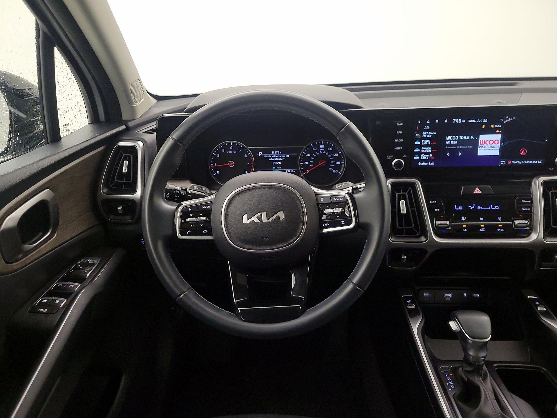 Thumbnail: 2023 Kia Sorento - 10