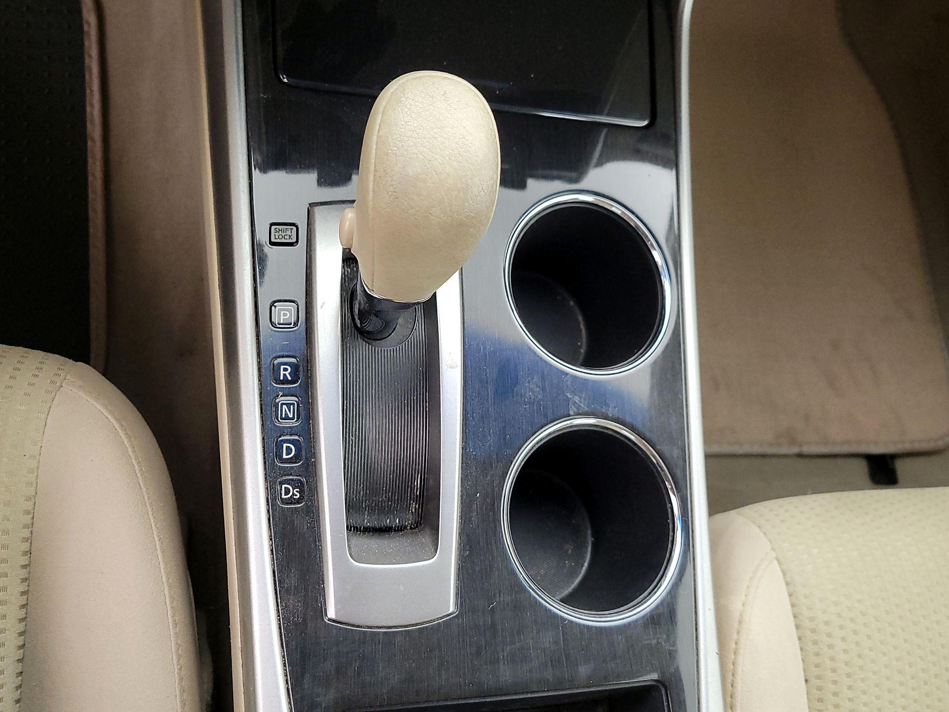 Thumbnail: 2014 Nissan Altima - 18