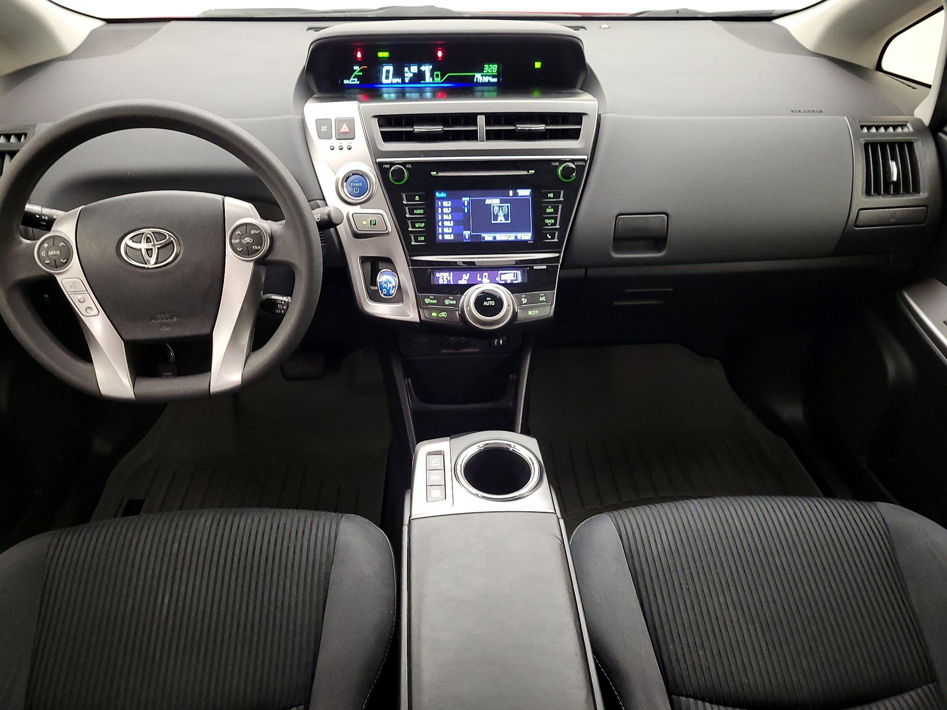 Thumbnail: 2015 Toyota Prius v - 9