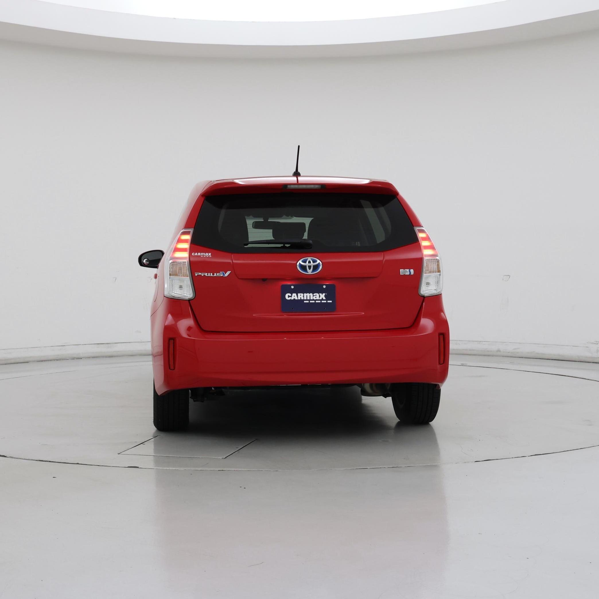 Thumbnail: 2015 Toyota Prius v - 6