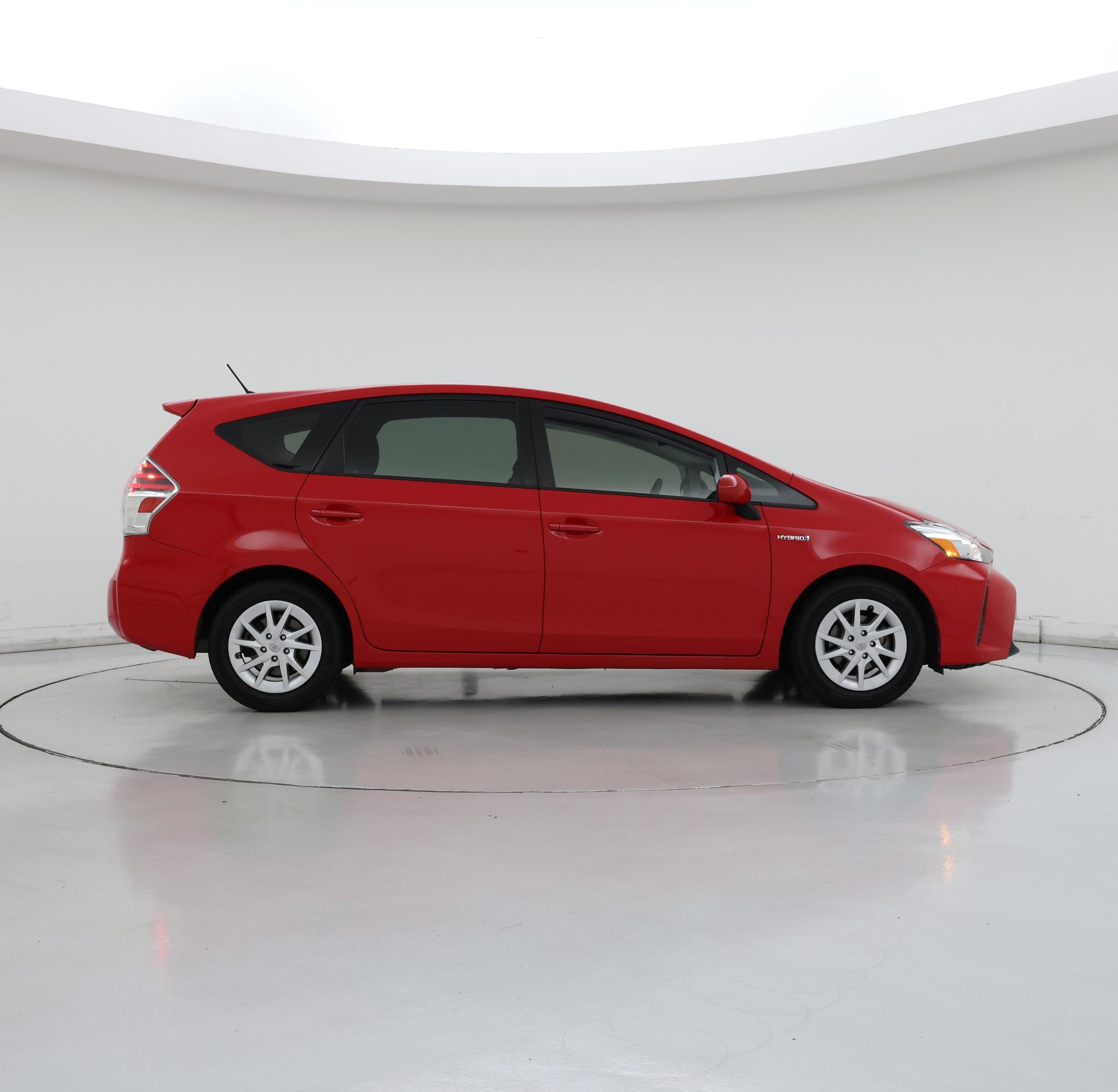Thumbnail: 2015 Toyota Prius v - 7