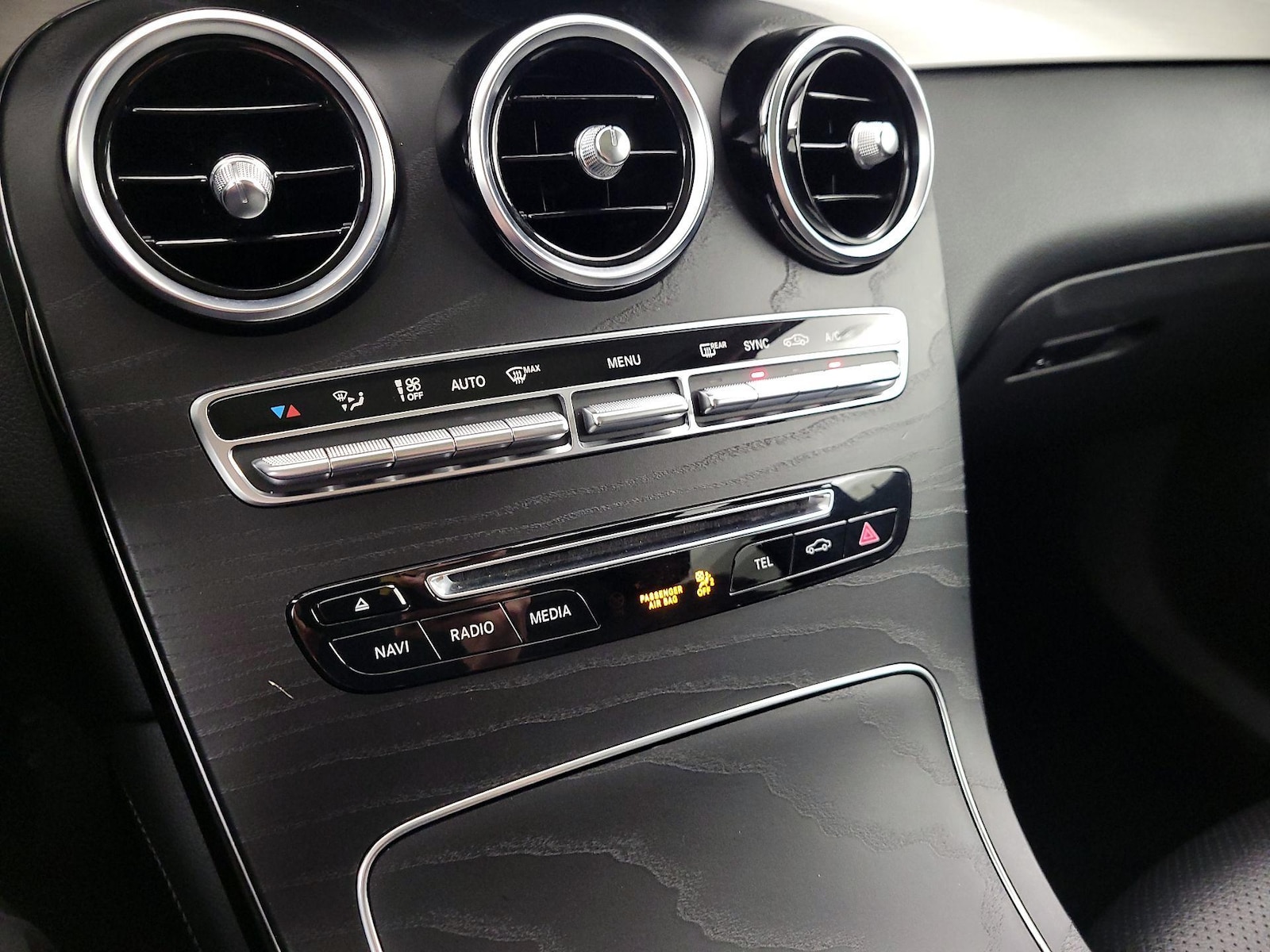 2019 Mercedes-Benz GLC GLC300 - Photo 17