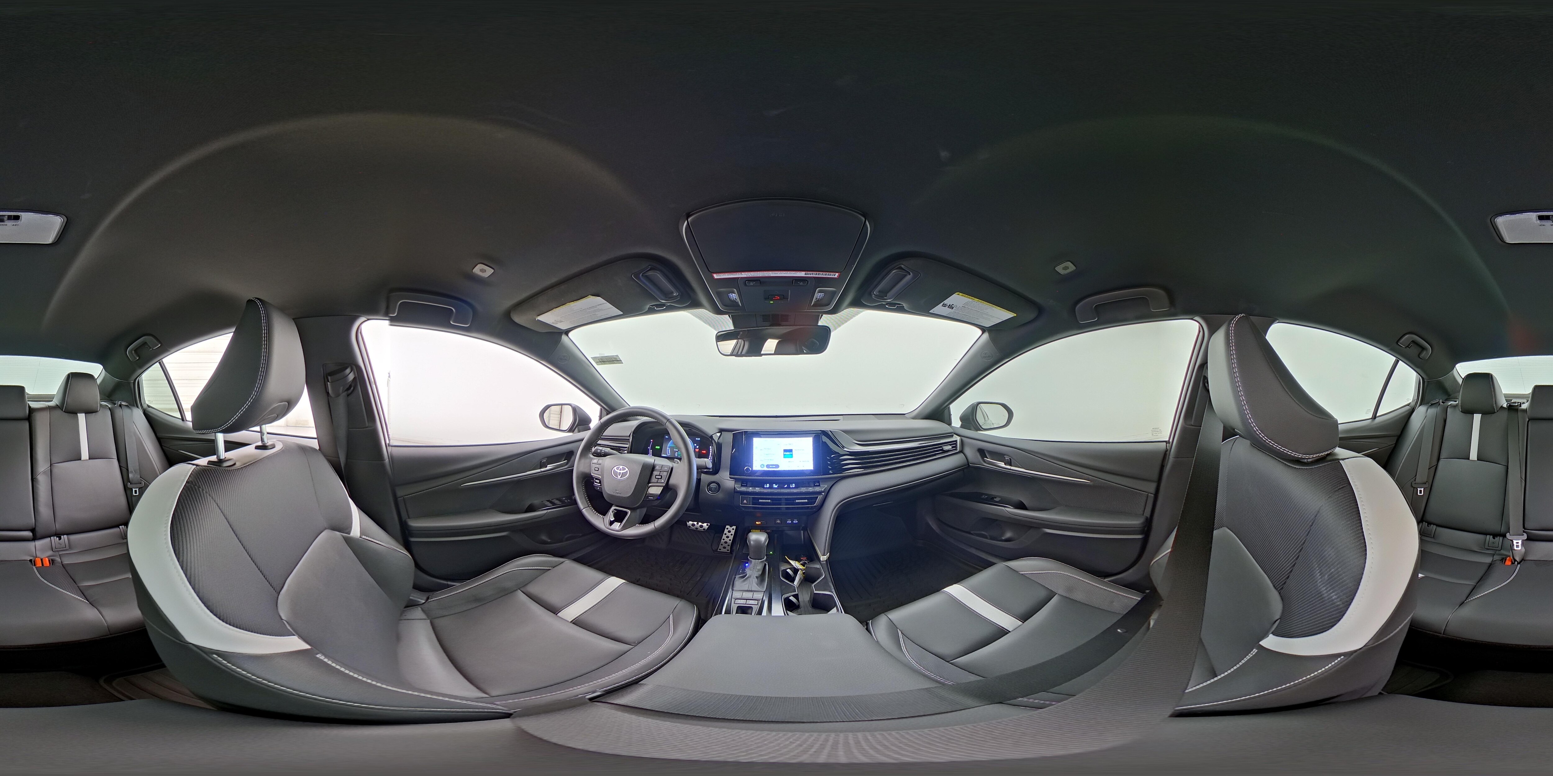 2025 Toyota Camry SE - Photo 24