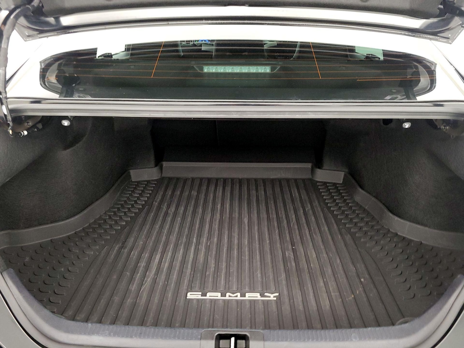 2025 Toyota Camry SE - Photo 21