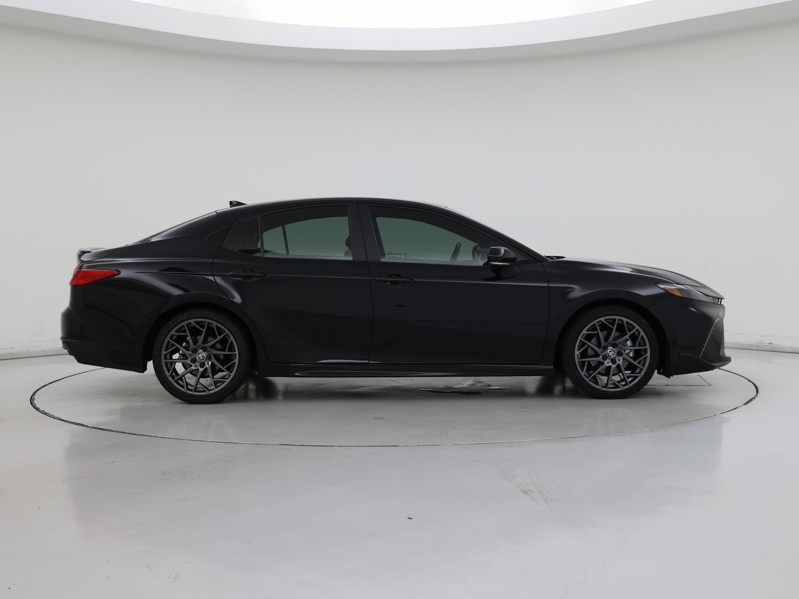 2025 Toyota Camry SE - Photo 8