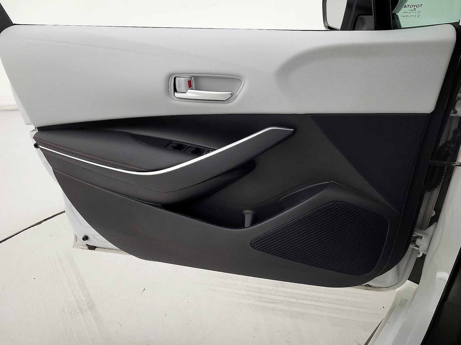 2024 Toyota Corolla SE - Photo 13