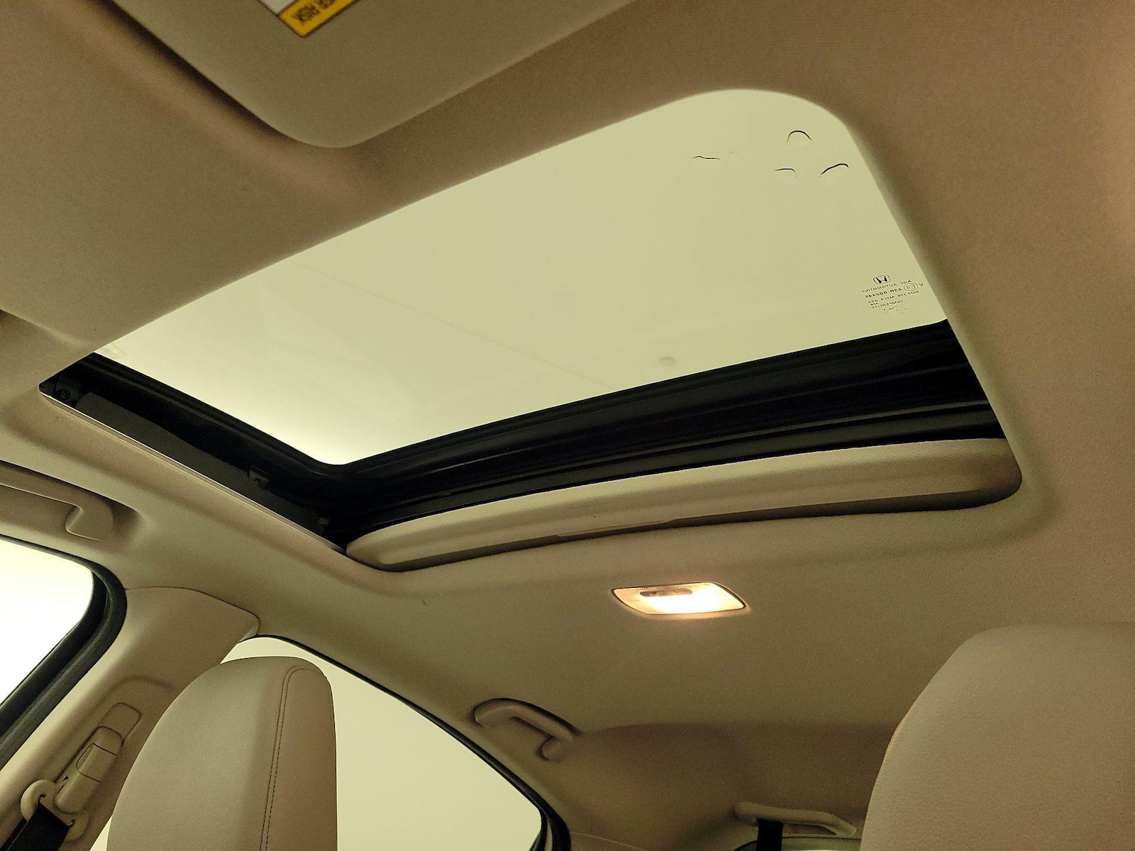 Sunroof(s) & Overhead Airbags