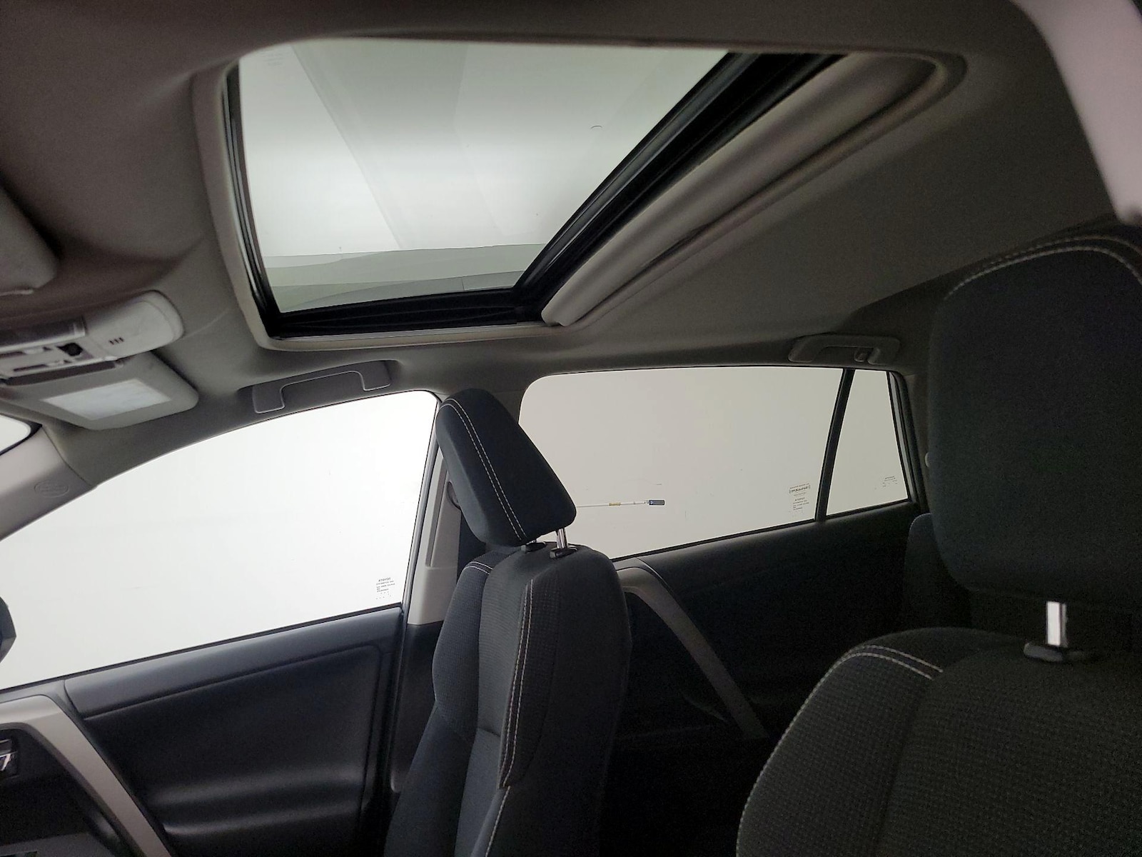 Sunroof(s) & Overhead Airbags