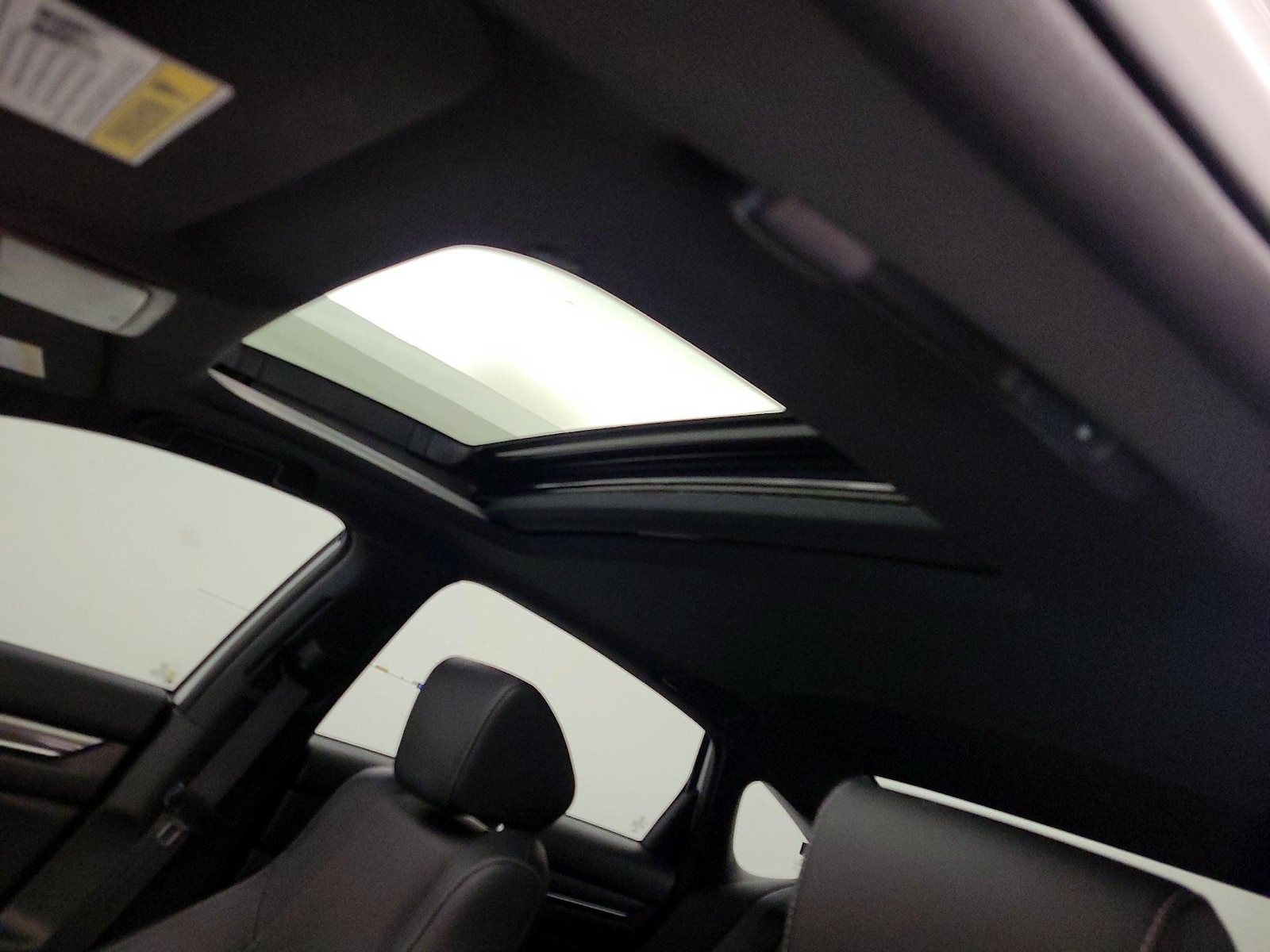 Sunroof(s) & Overhead Airbags