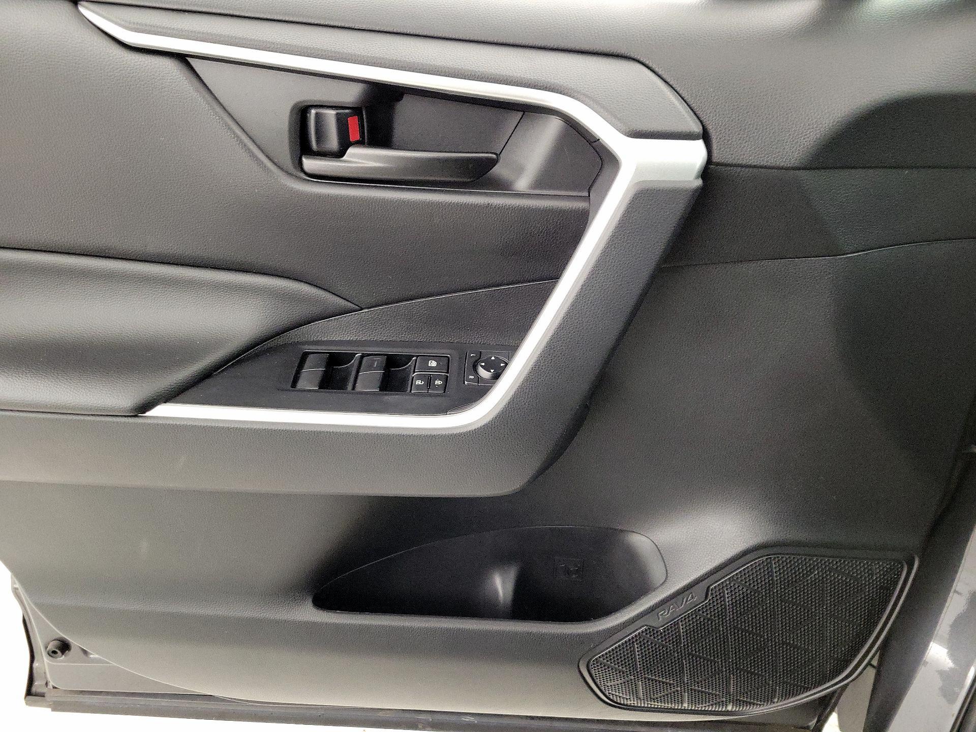 Thumbnail: 2023 Toyota RAV4 - 12