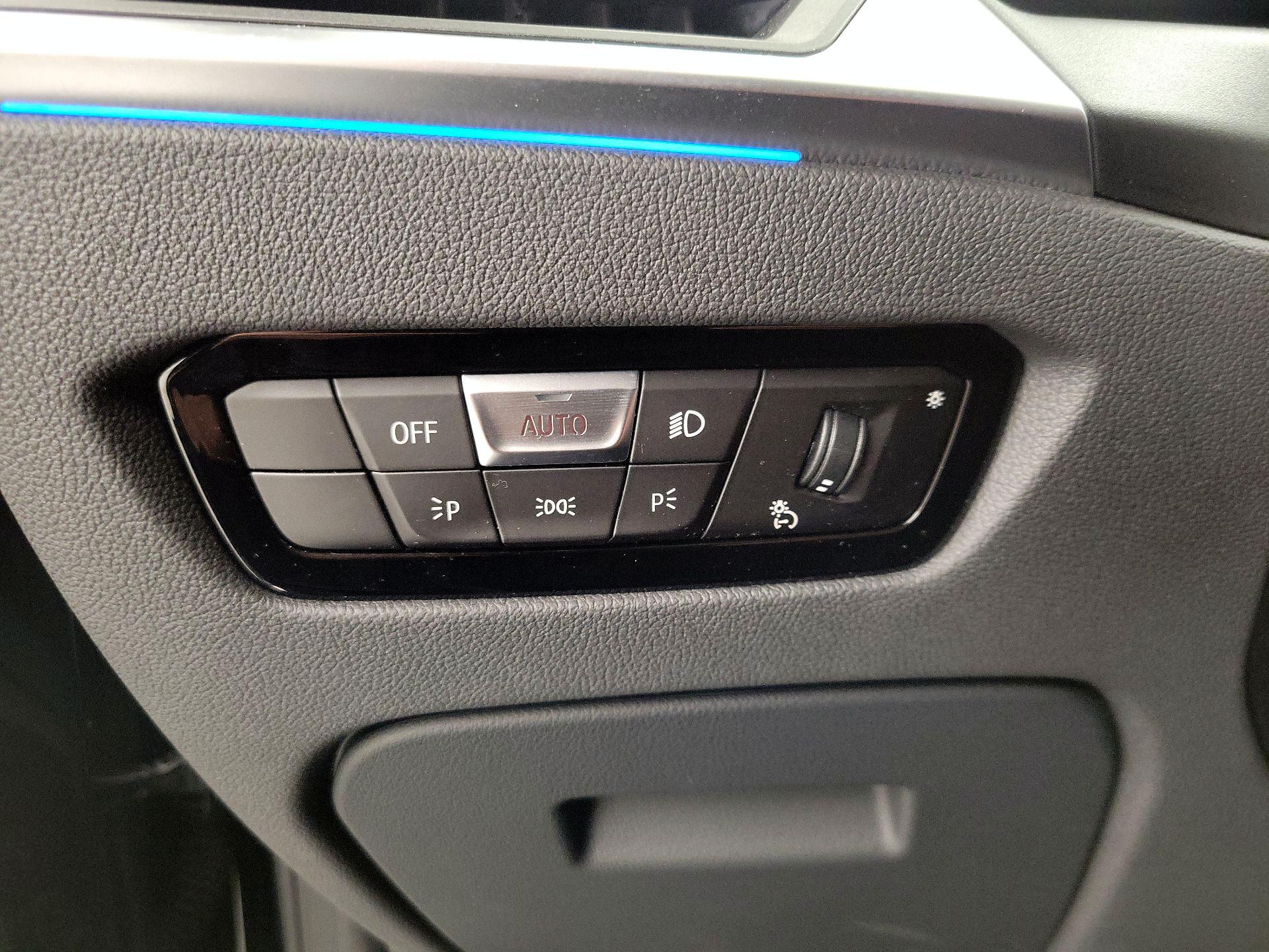 Thumbnail: 2022 BMW i4 - 13