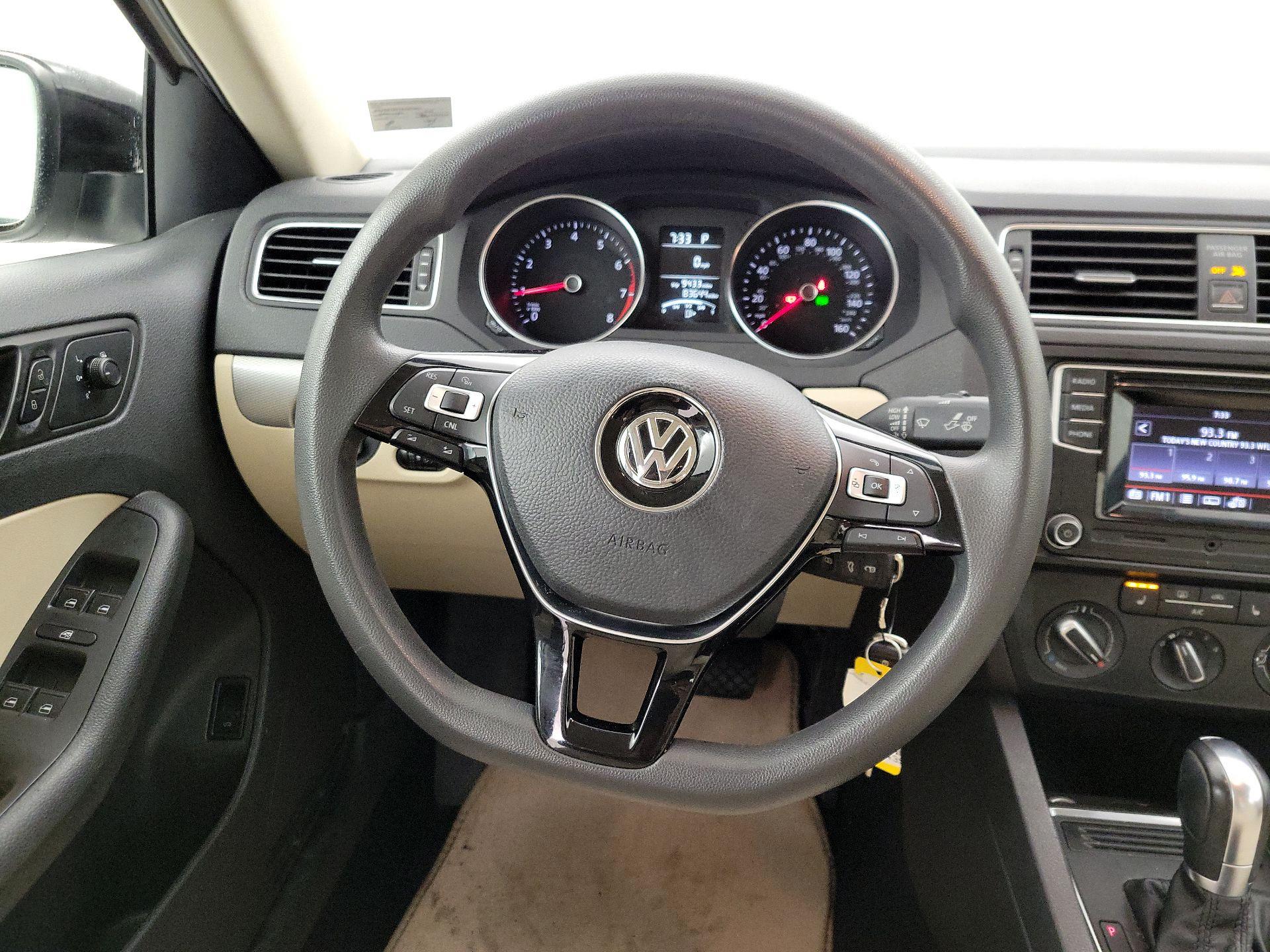 Thumbnail: 2018 Volkswagen Jetta - 10