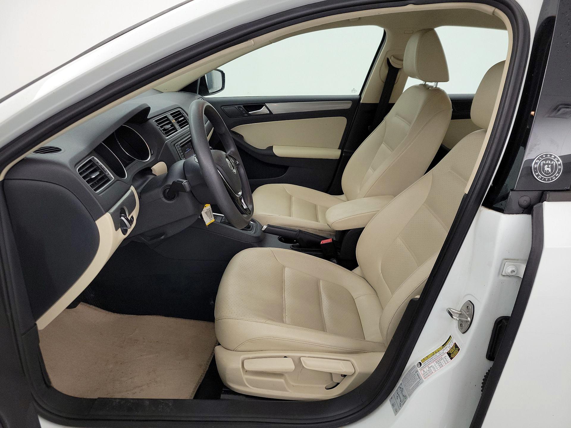 Thumbnail: 2018 Volkswagen Jetta - 11