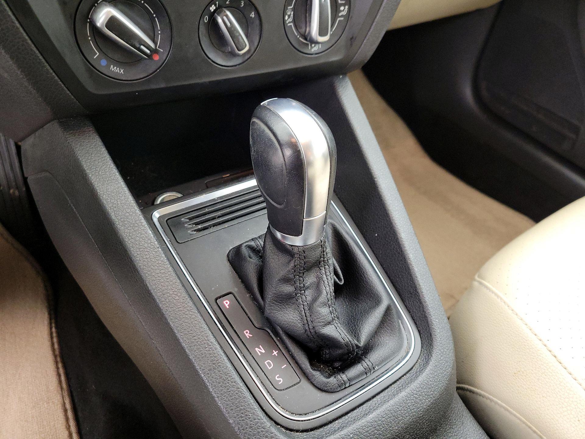 Thumbnail: 2018 Volkswagen Jetta - 17