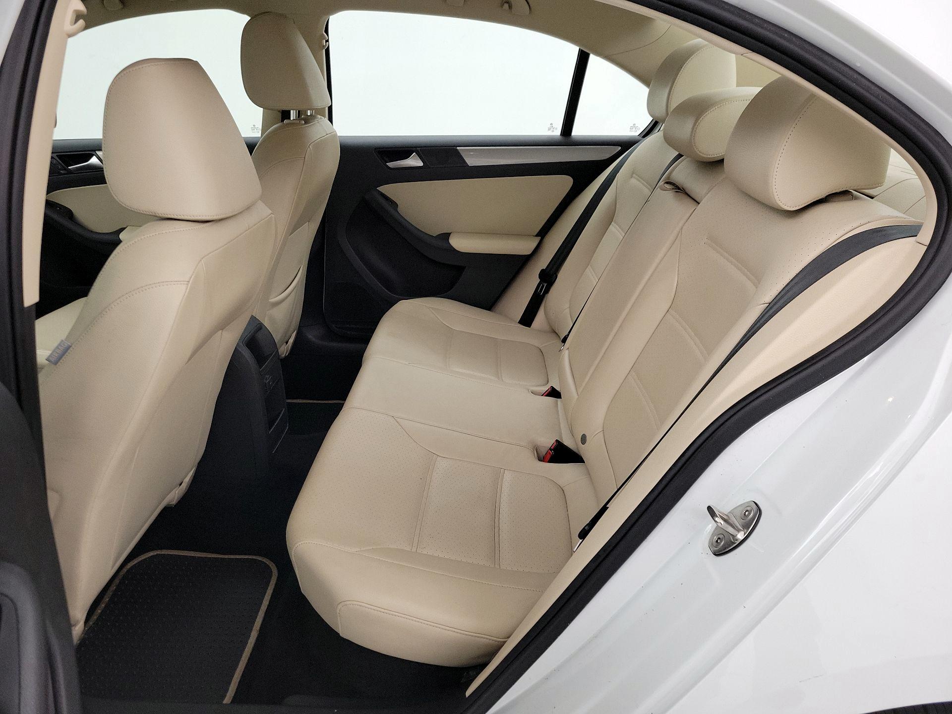 Thumbnail: 2018 Volkswagen Jetta - 19