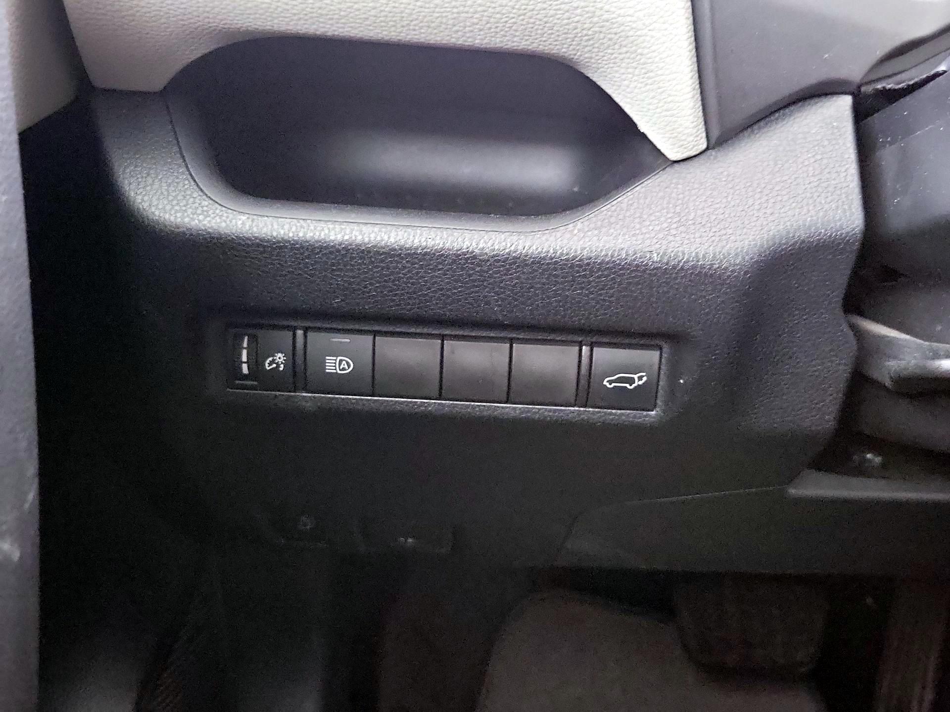 Thumbnail: 2019 Toyota RAV4 - 13