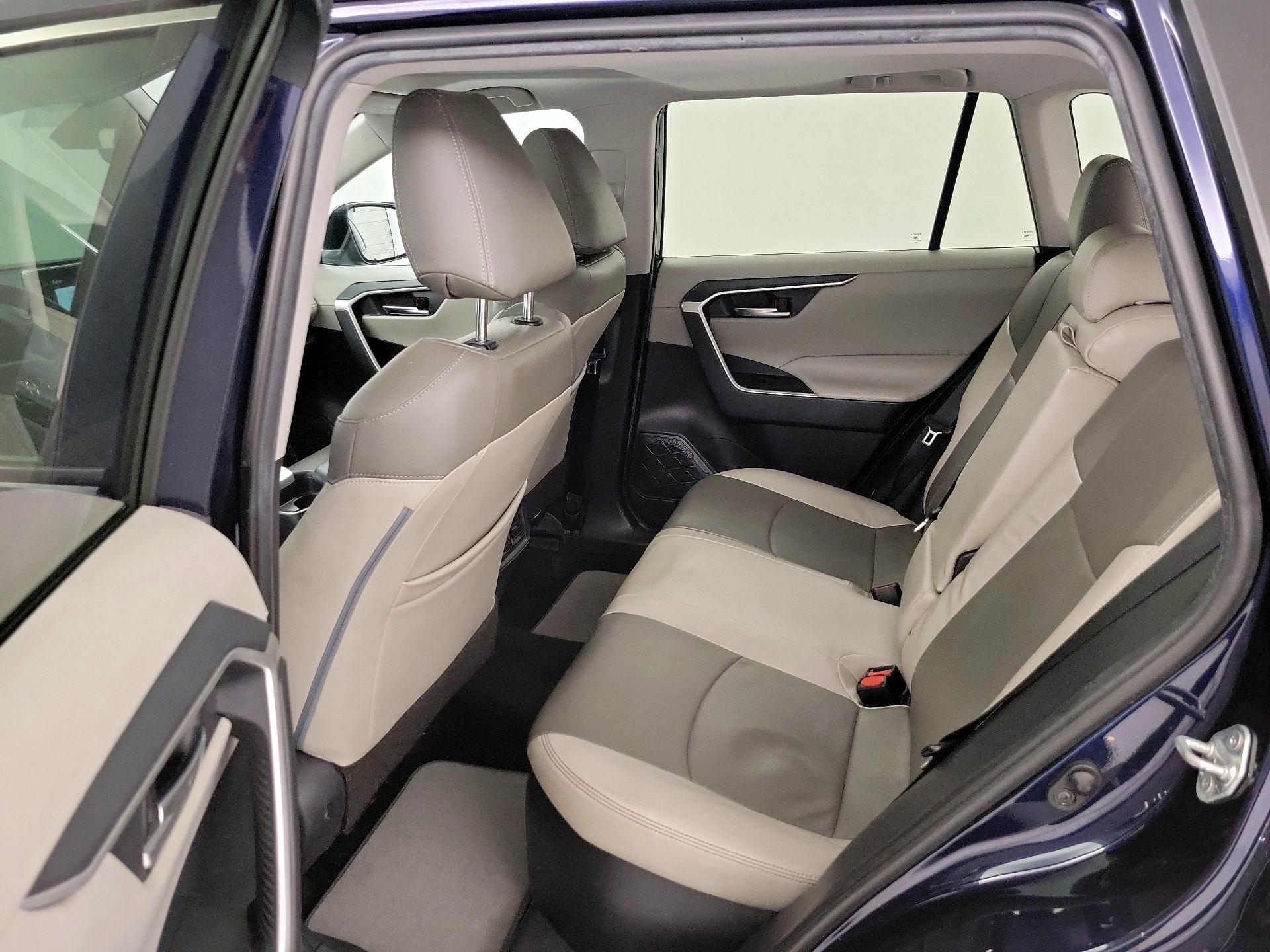 Thumbnail: 2019 Toyota RAV4 - 20